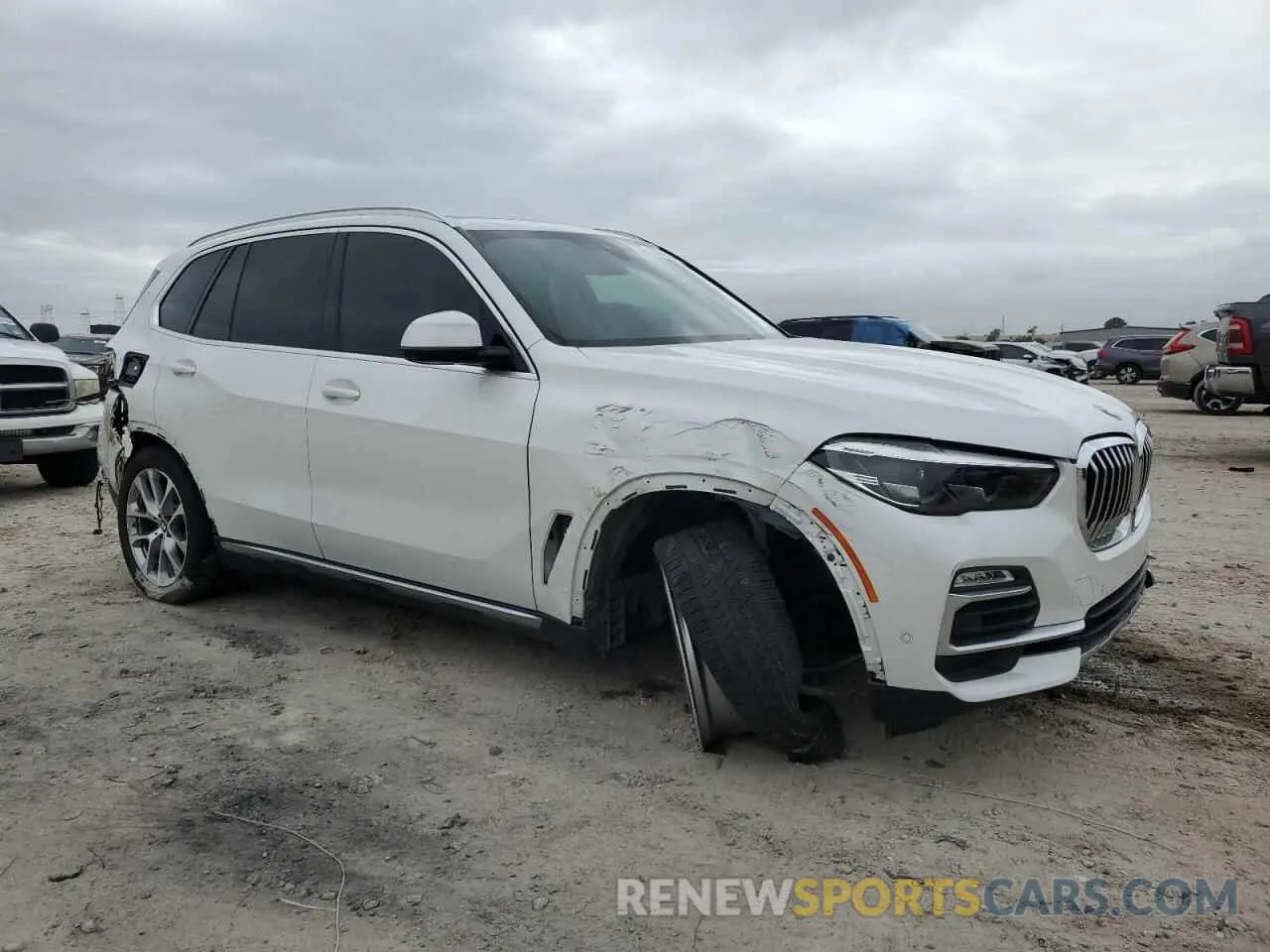 4 Photograph of a damaged car 5UXCR4C07L9C43991 BMW X5 2020