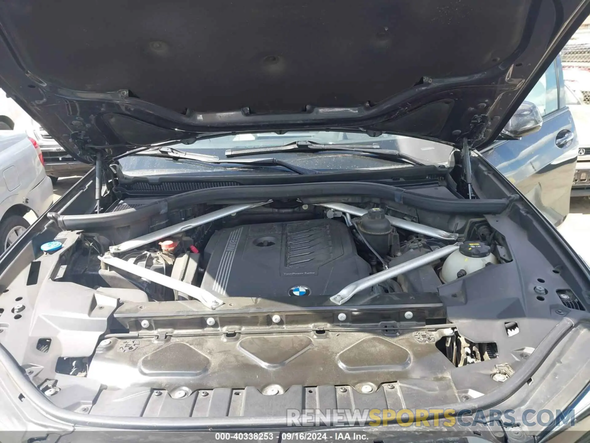 10 Photograph of a damaged car 5UXCR4C07LLT18687 BMW X5 2020
