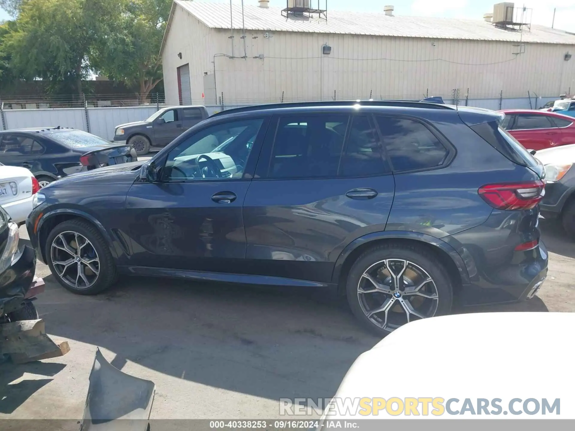 14 Photograph of a damaged car 5UXCR4C07LLT18687 BMW X5 2020