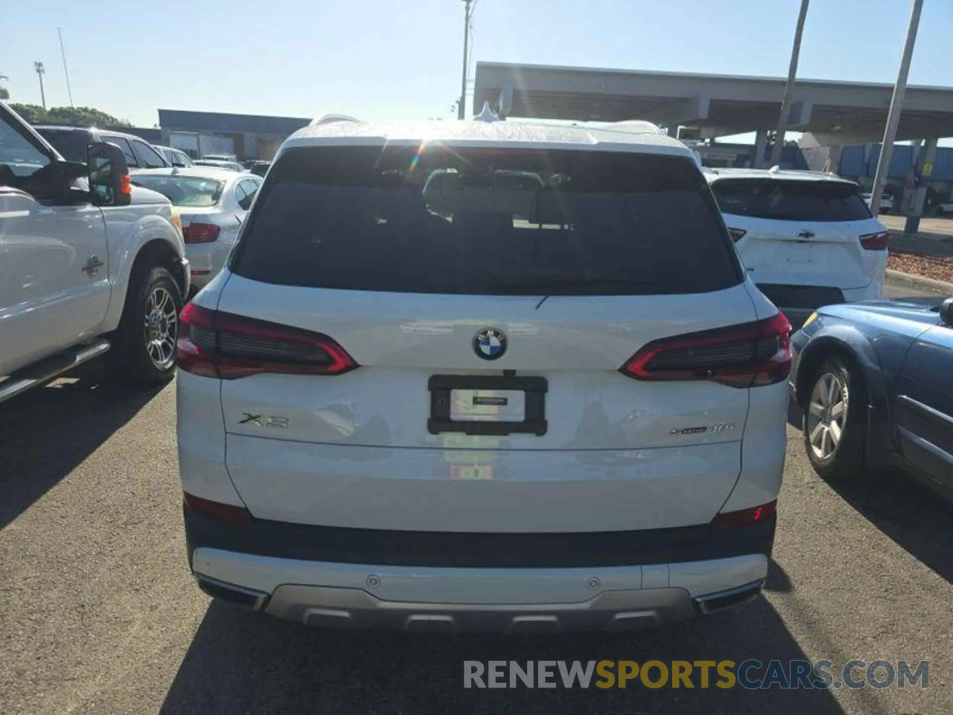 8 Photograph of a damaged car 5UXCR4C08L9B46718 BMW X5 2020