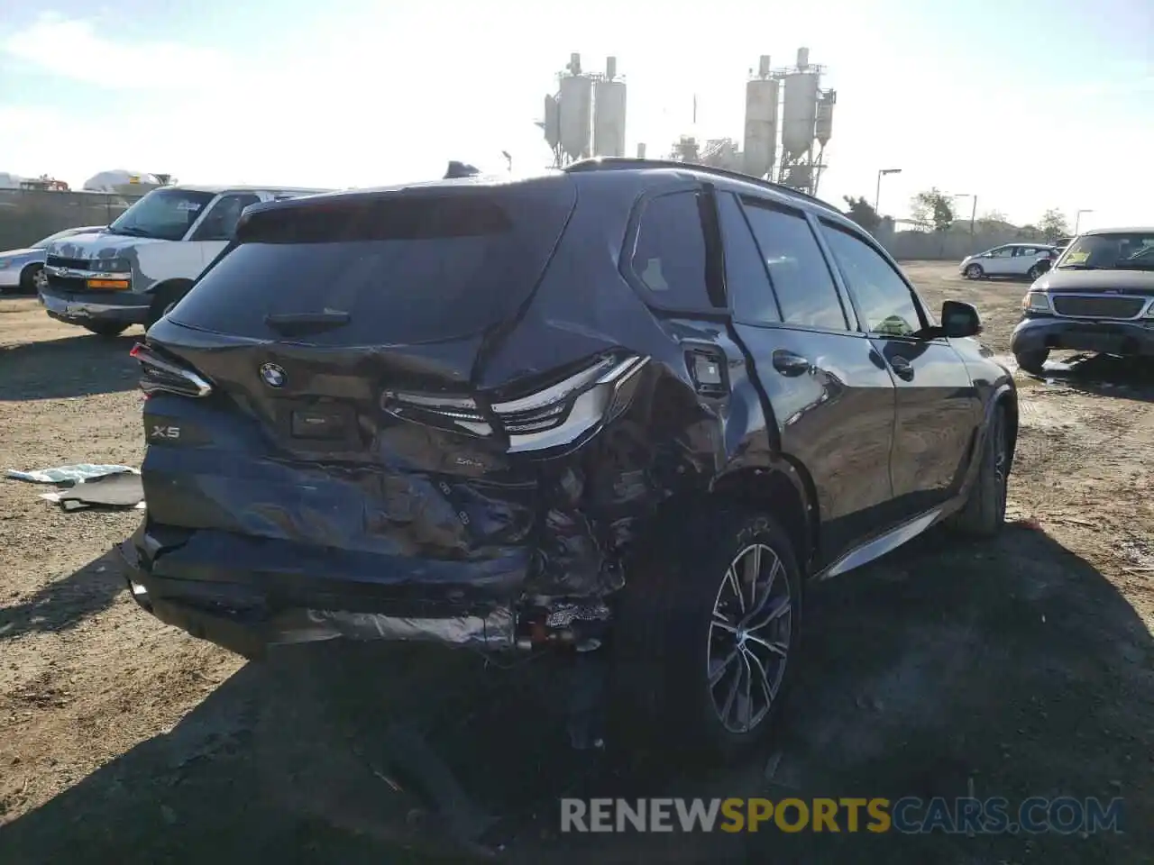 4 Photograph of a damaged car 5UXCR4C08L9B60232 BMW X5 2020