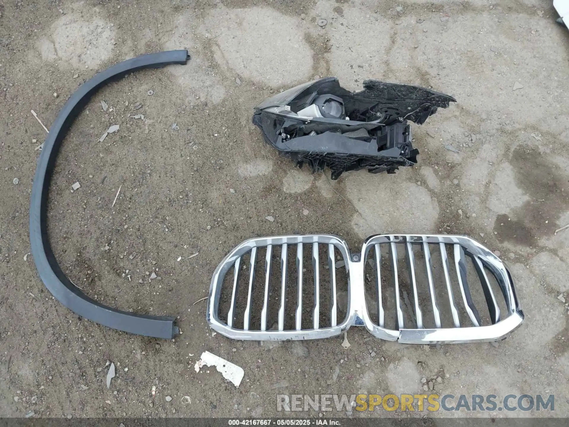 12 Photograph of a damaged car 5UXCR4C08L9C07517 BMW X5 2020