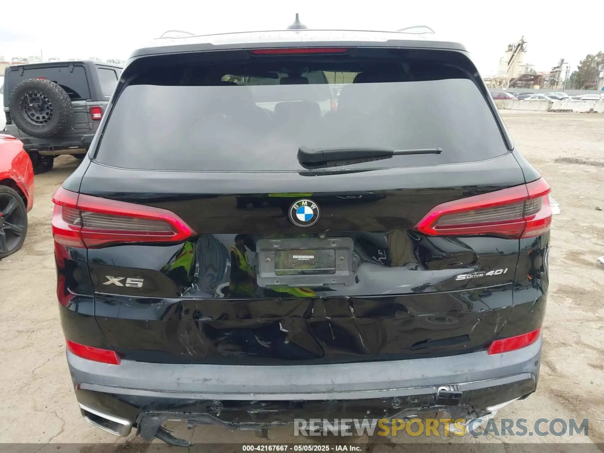 17 Photograph of a damaged car 5UXCR4C08L9C07517 BMW X5 2020