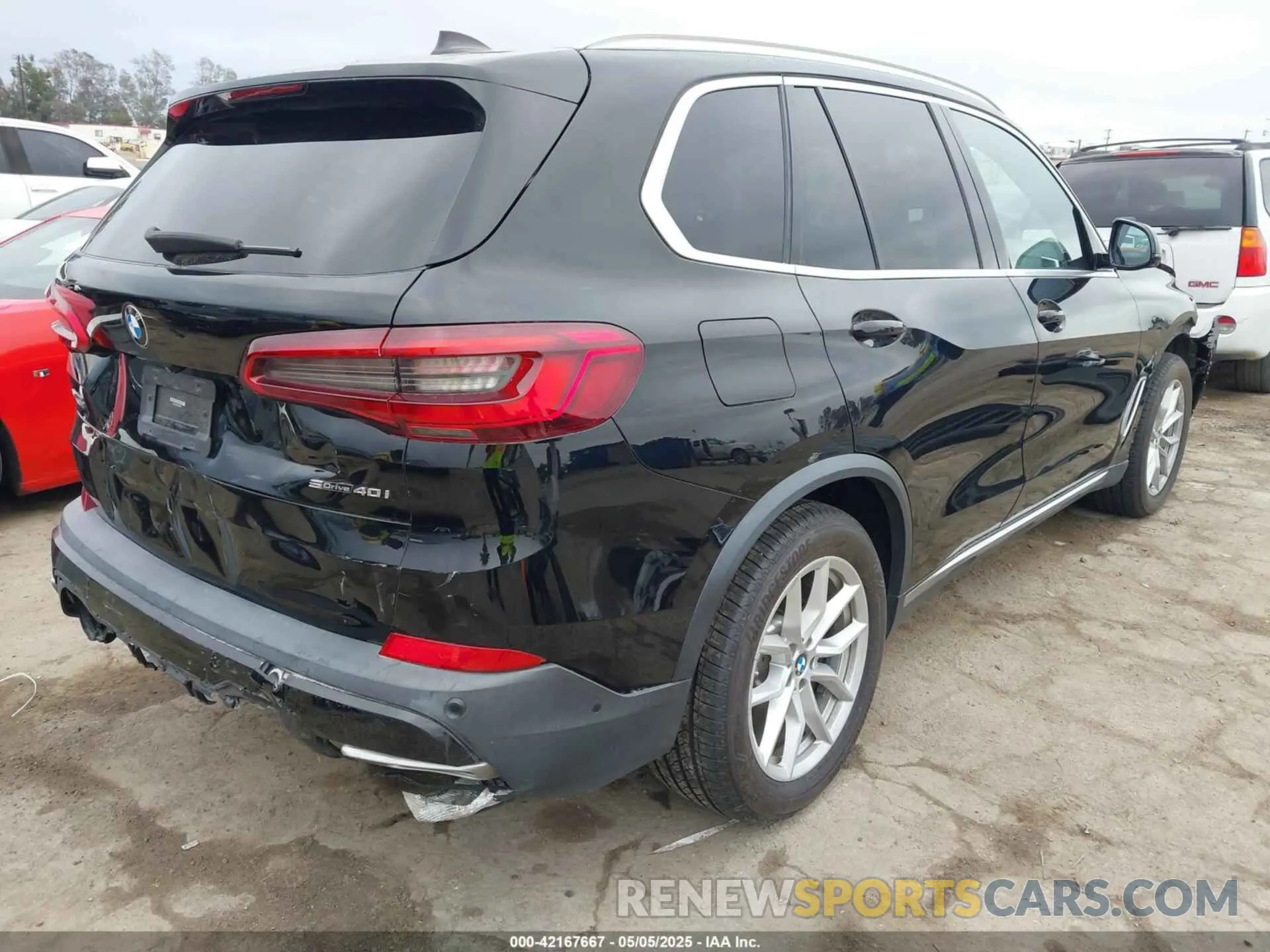 4 Photograph of a damaged car 5UXCR4C08L9C07517 BMW X5 2020