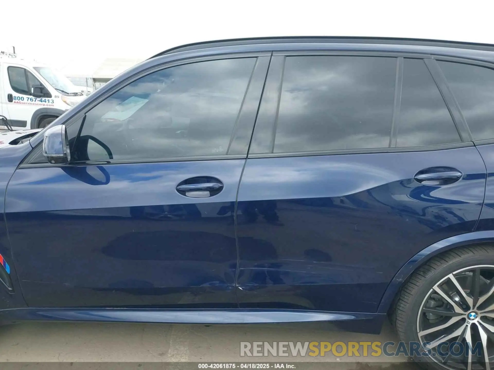 13 Photograph of a damaged car 5UXCR4C08LLW63422 BMW X5 2020