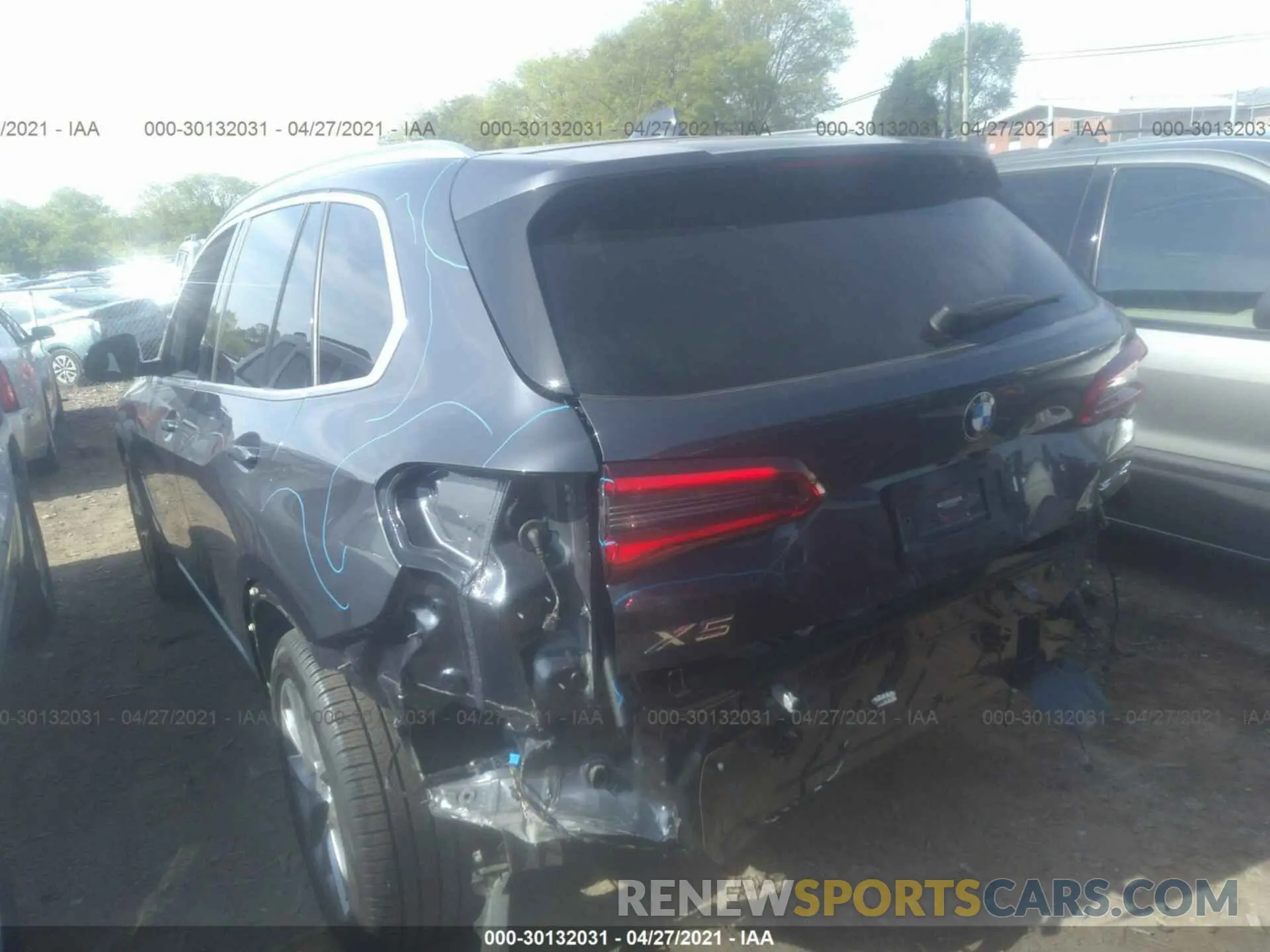 3 Photograph of a damaged car 5UXCR4C09L9B20208 BMW X5 2020