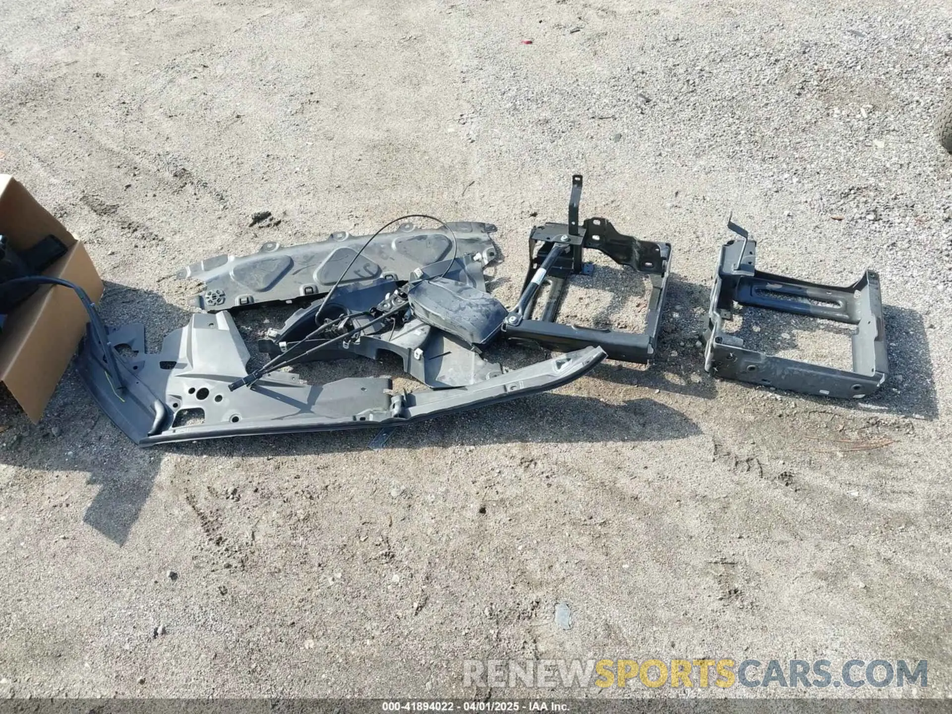 18 Photograph of a damaged car 5UXCR4C09L9B91649 BMW X5 2020
