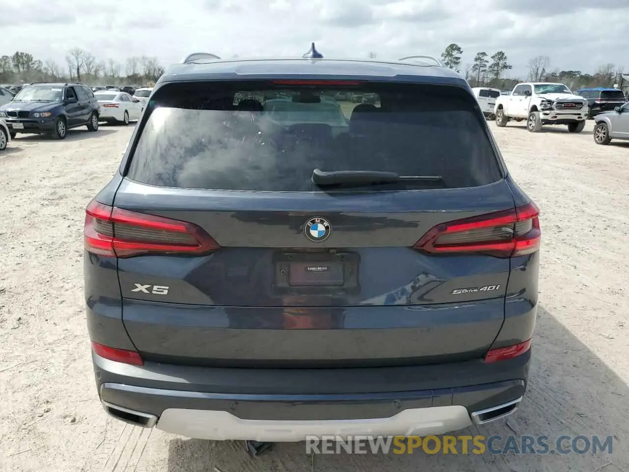 6 Photograph of a damaged car 5UXCR4C09L9C40204 BMW X5 2020