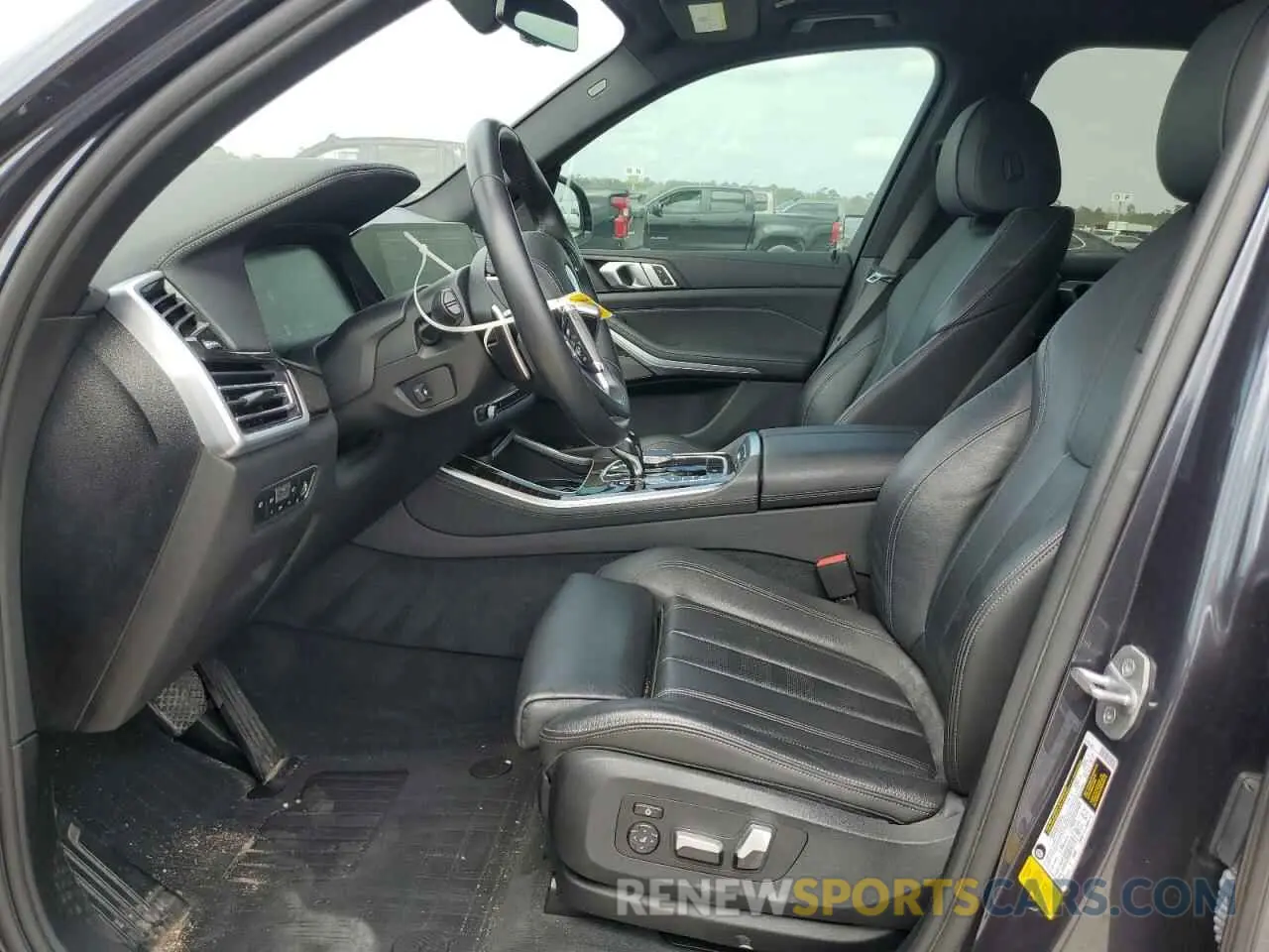 7 Photograph of a damaged car 5UXCR4C09L9C40204 BMW X5 2020