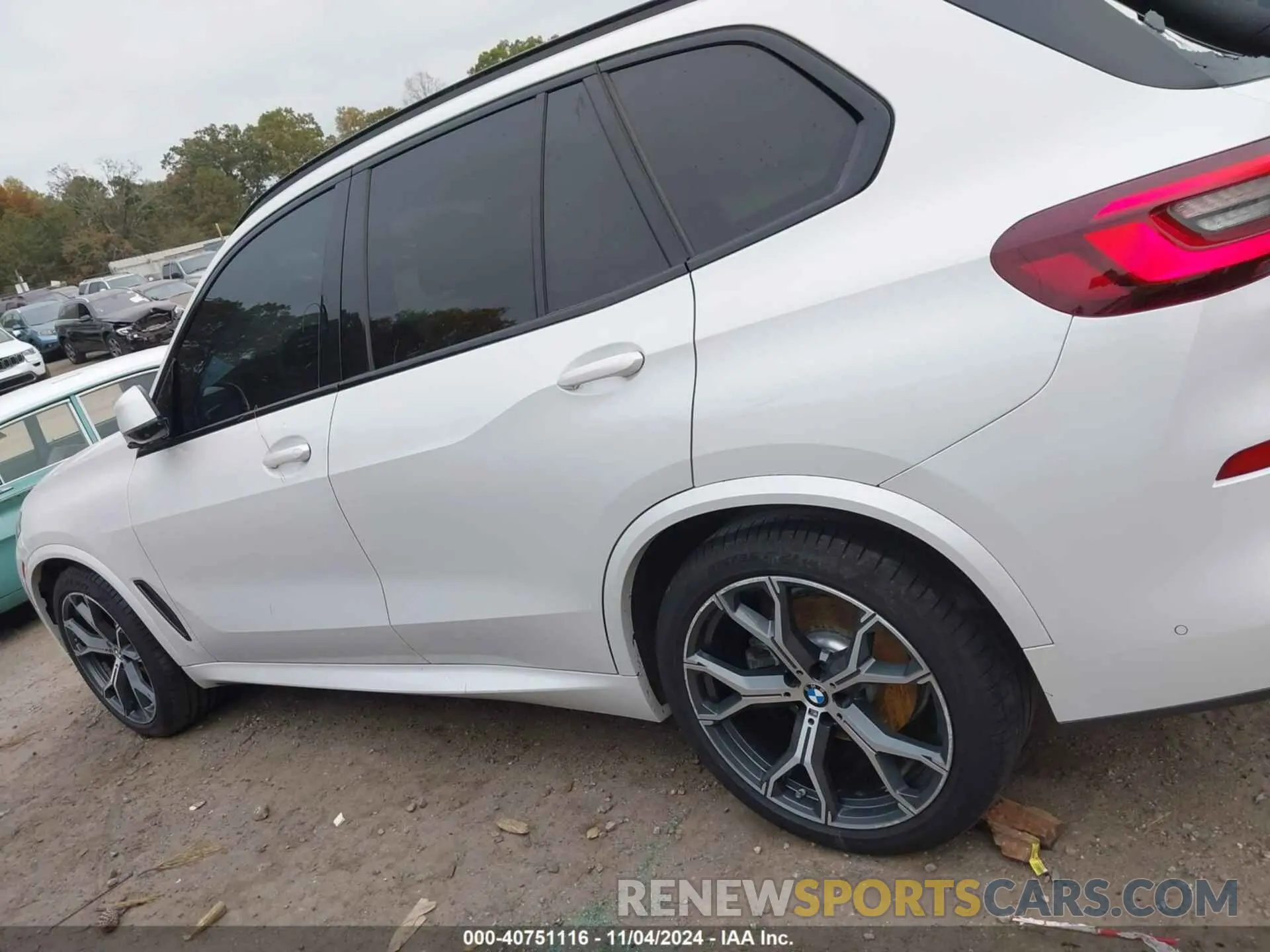 14 Photograph of a damaged car 5UXCR4C09L9D64201 BMW X5 2020