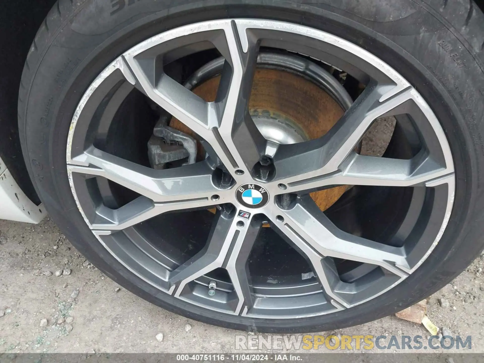 17 Photograph of a damaged car 5UXCR4C09L9D64201 BMW X5 2020