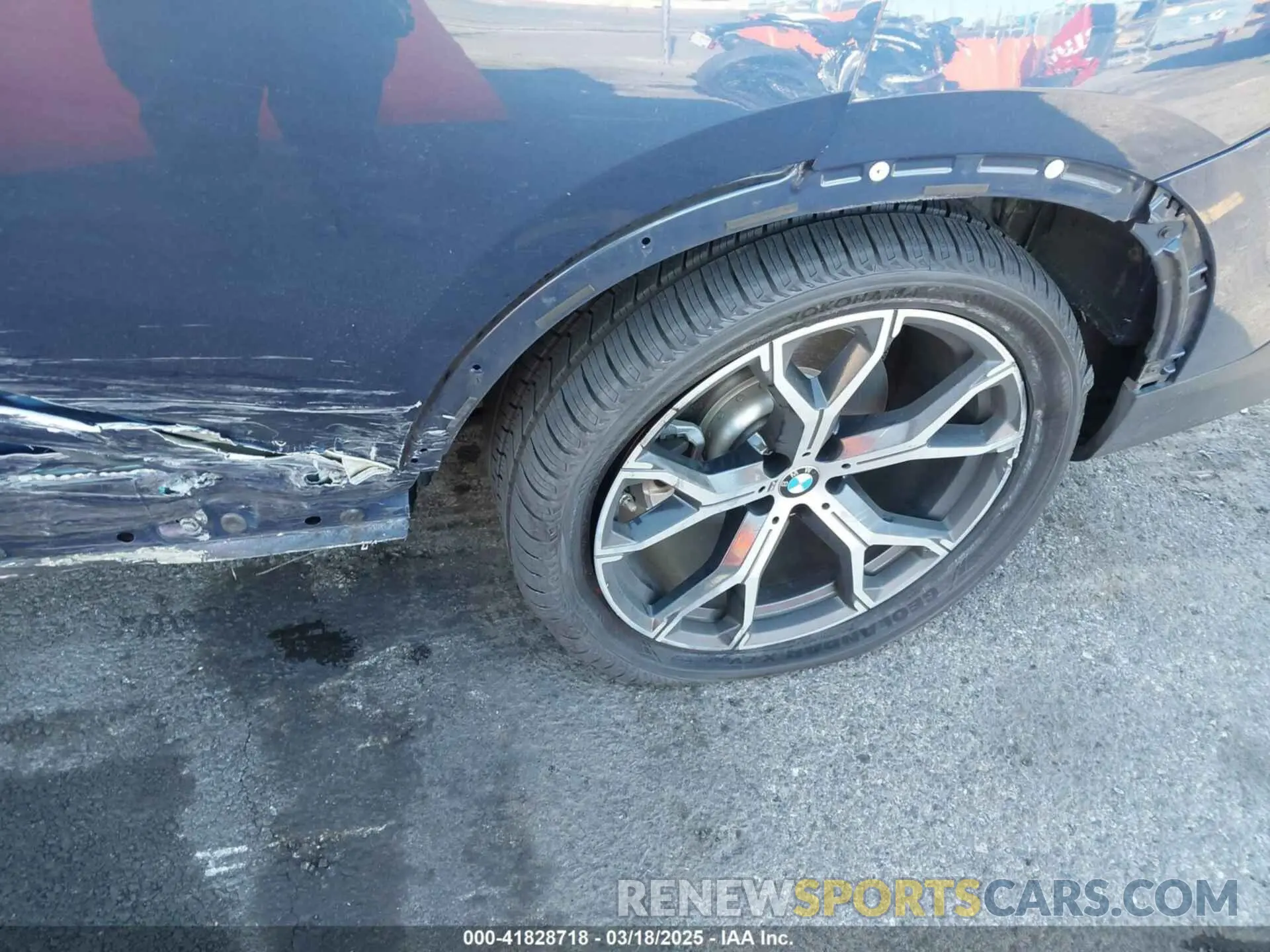 17 Photograph of a damaged car 5UXCR4C0XLLT18814 BMW X5 2020