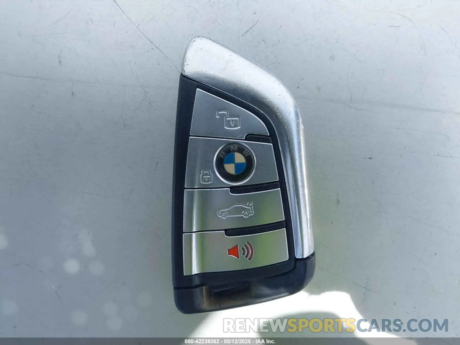 11 Photograph of a damaged car 5UXCR4C0XLLW64443 BMW X5 2020