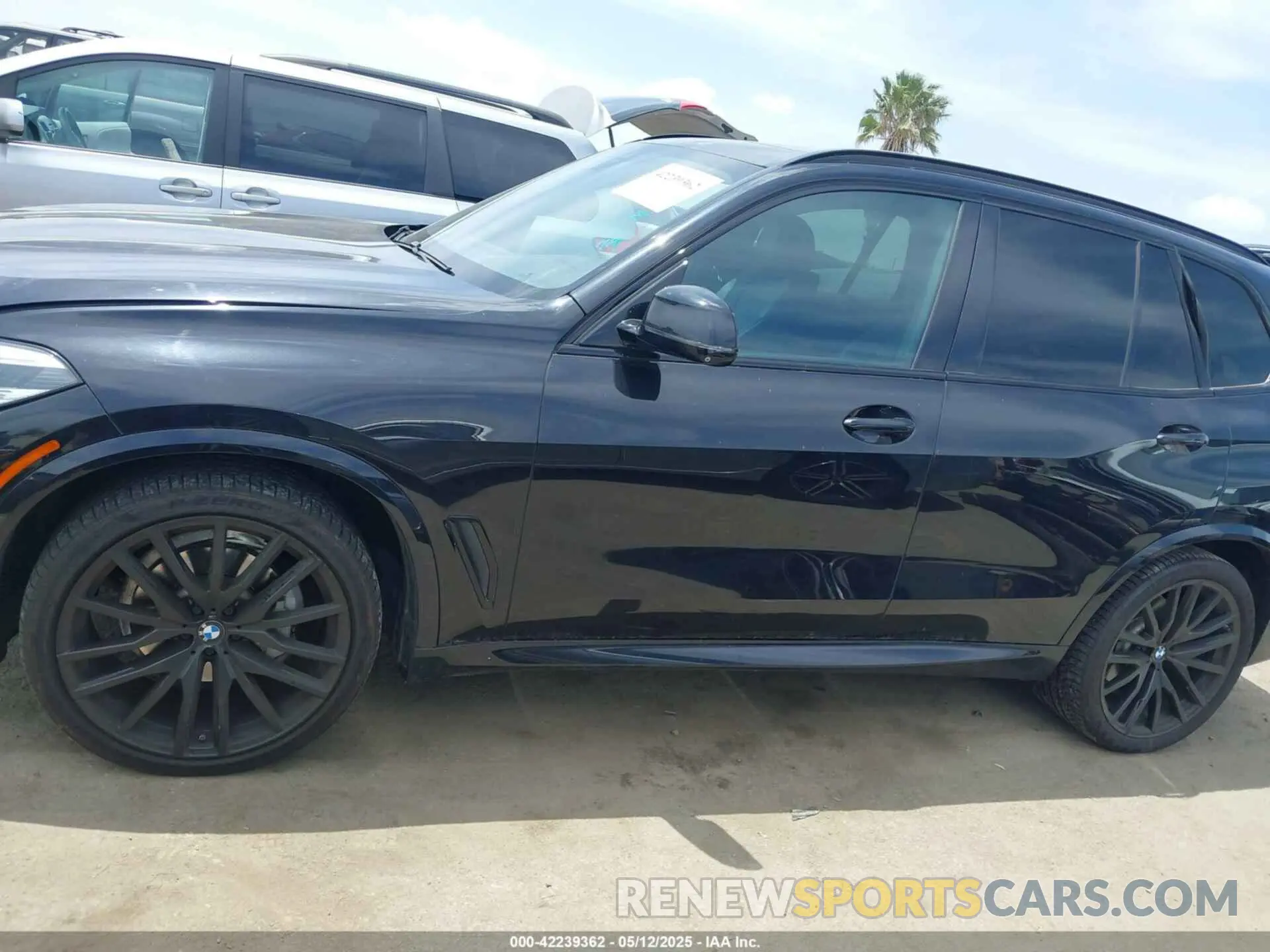 14 Photograph of a damaged car 5UXCR4C0XLLW64443 BMW X5 2020