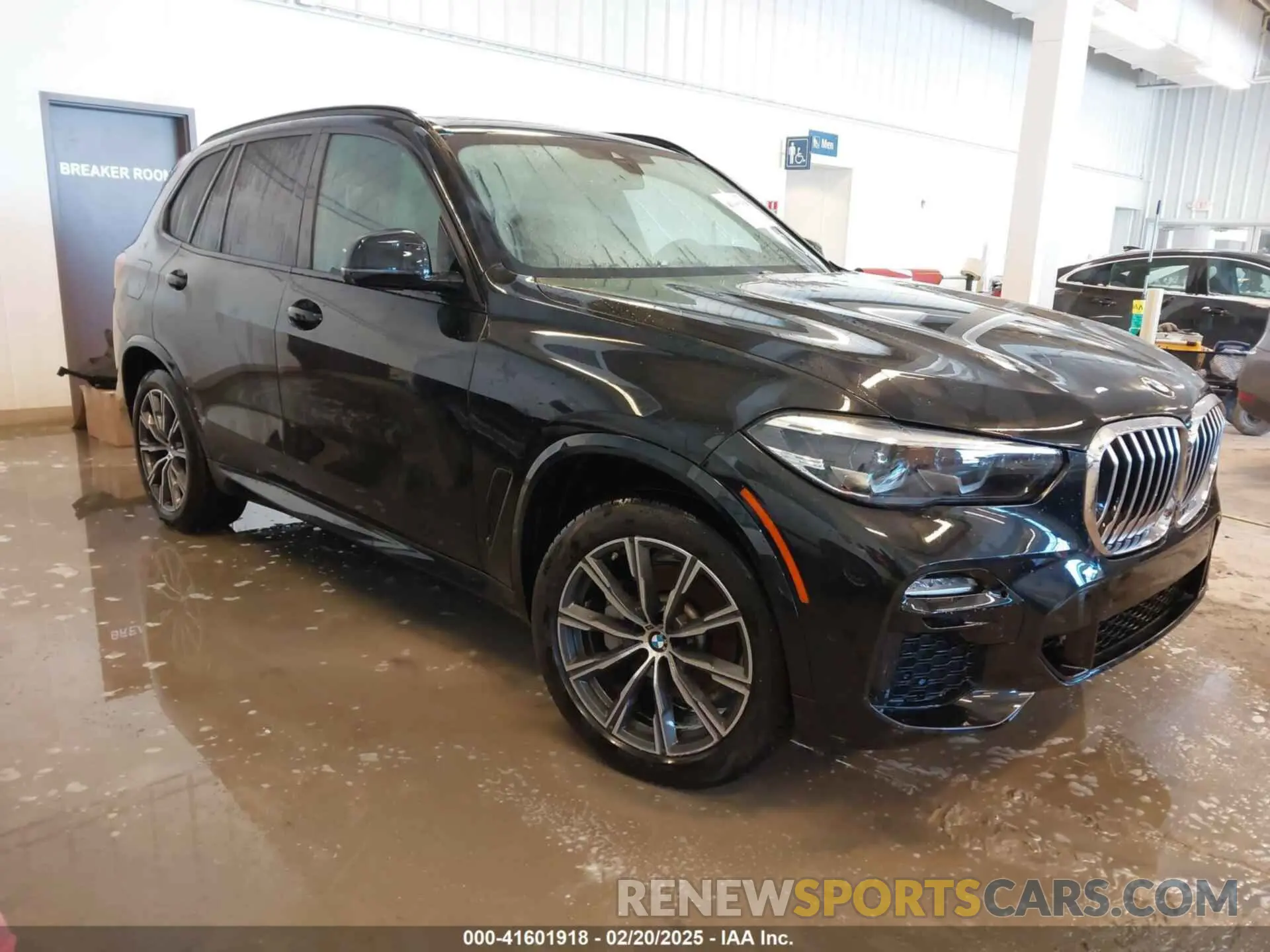 1 Photograph of a damaged car 5UXCR6C00L9B13823 BMW X5 2020