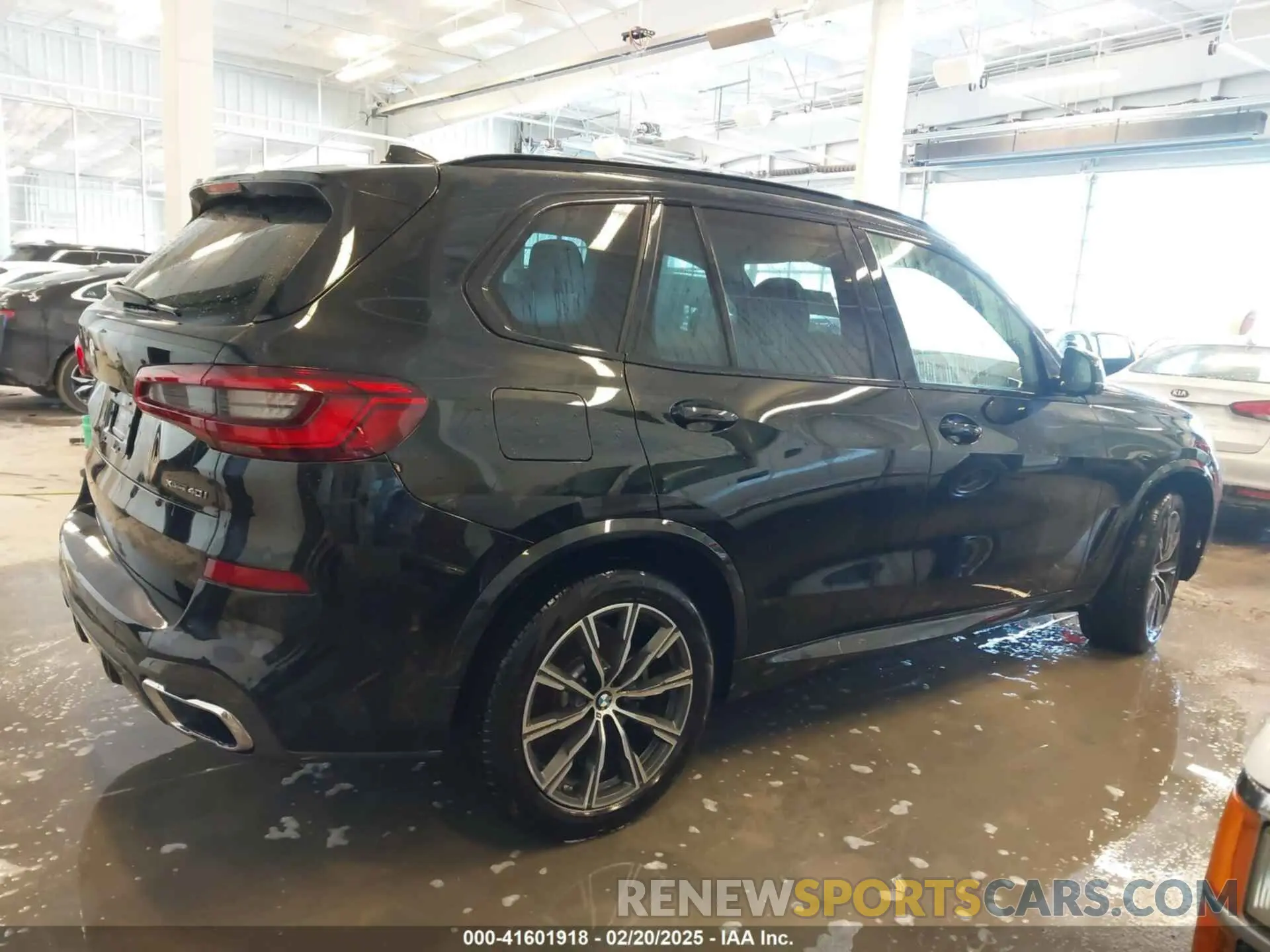 14 Photograph of a damaged car 5UXCR6C00L9B13823 BMW X5 2020