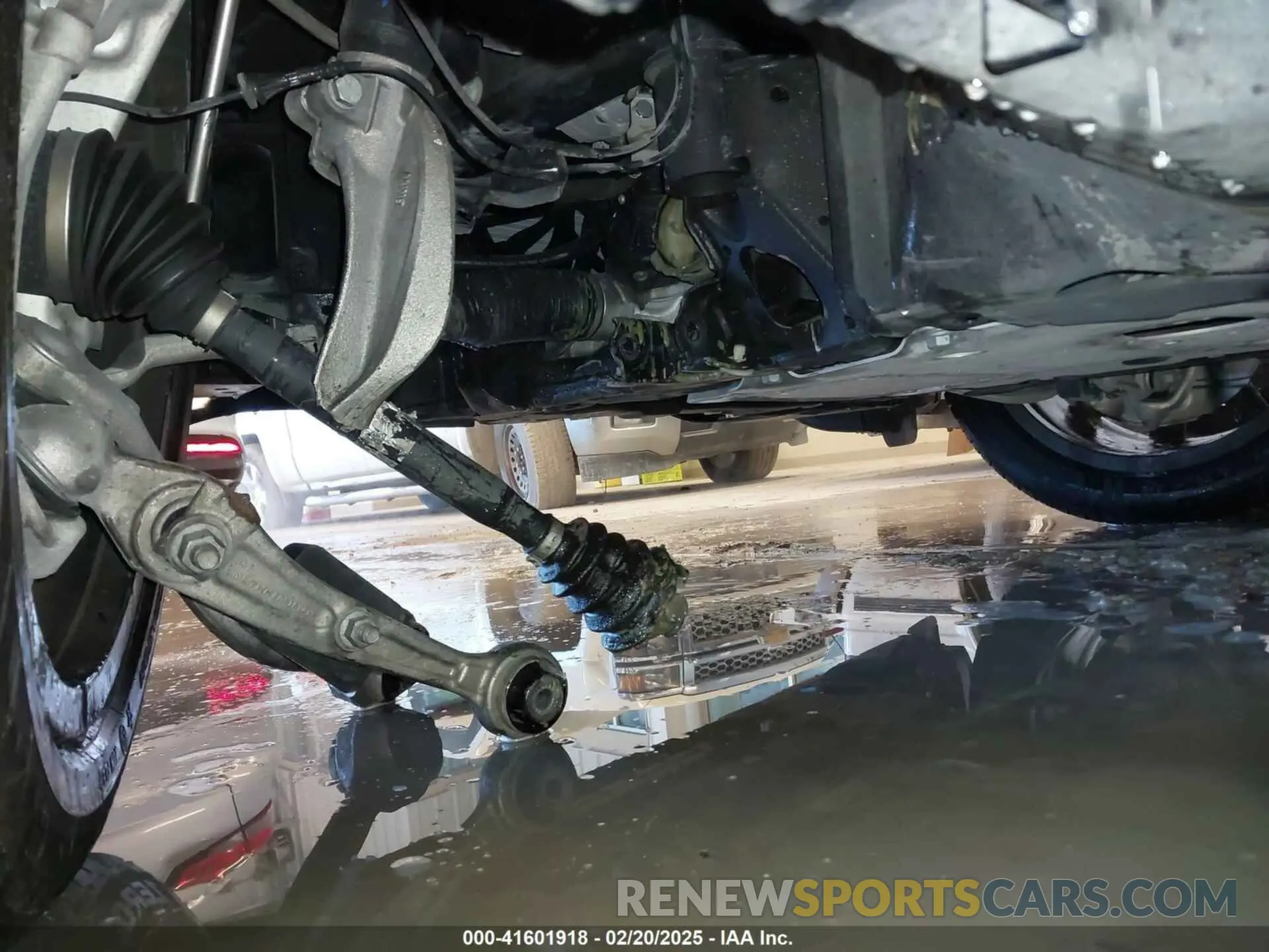 19 Photograph of a damaged car 5UXCR6C00L9B13823 BMW X5 2020
