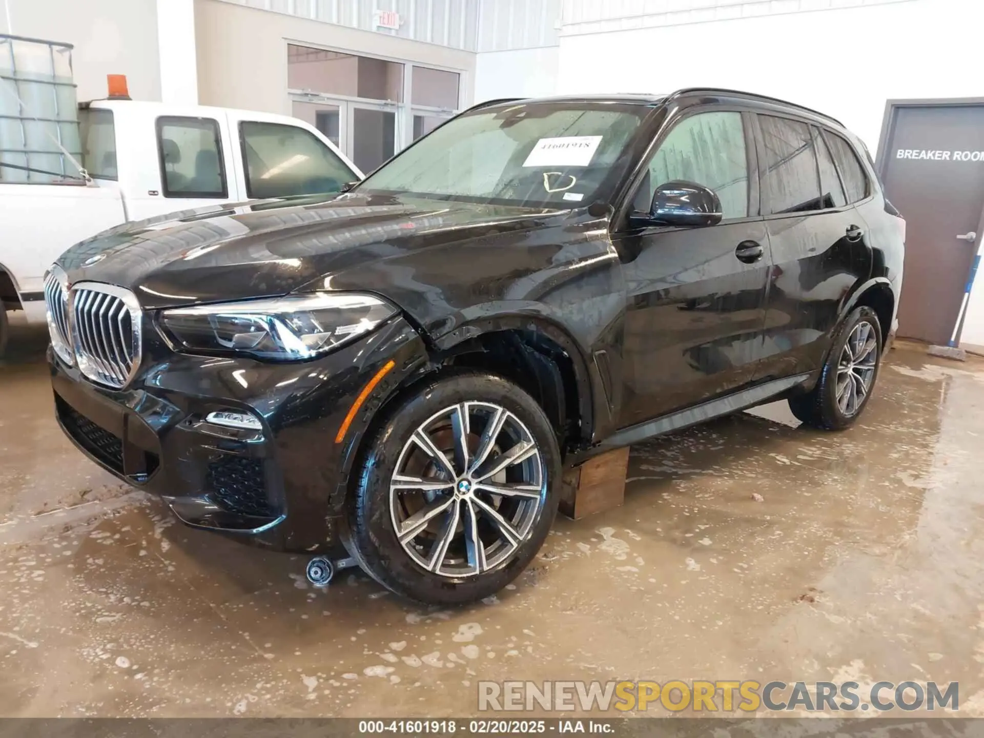 2 Photograph of a damaged car 5UXCR6C00L9B13823 BMW X5 2020