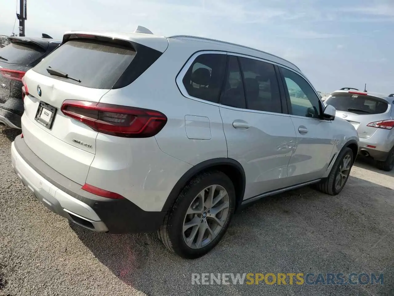 3 Photograph of a damaged car 5UXCR6C00L9B73911 BMW X5 2020