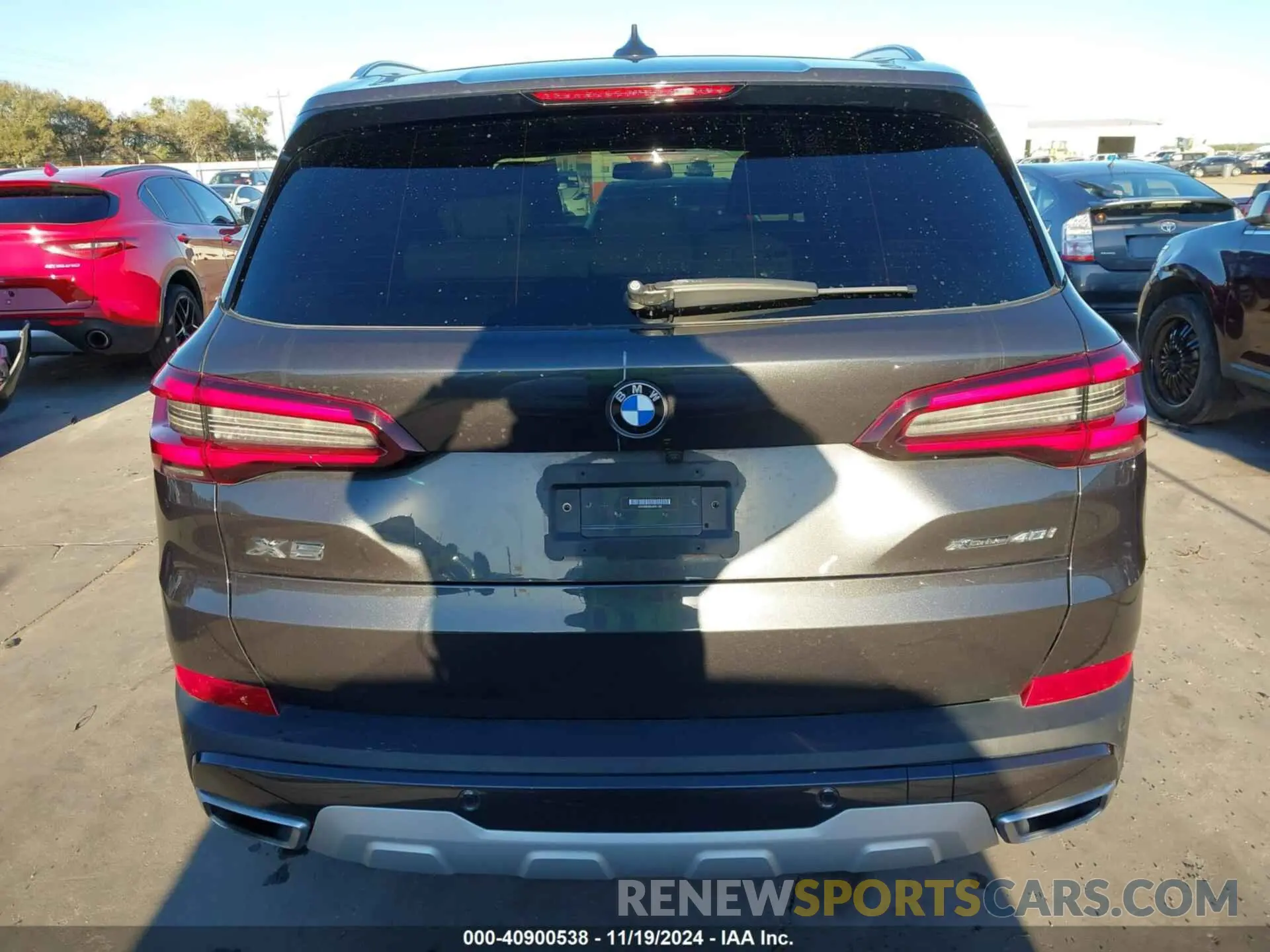 17 Photograph of a damaged car 5UXCR6C00L9D51185 BMW X5 2020