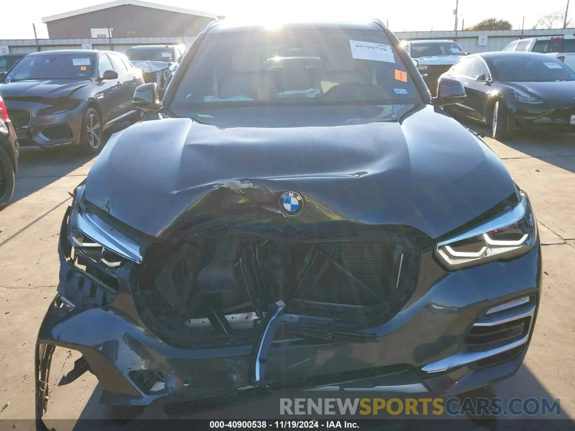 6 Photograph of a damaged car 5UXCR6C00L9D51185 BMW X5 2020