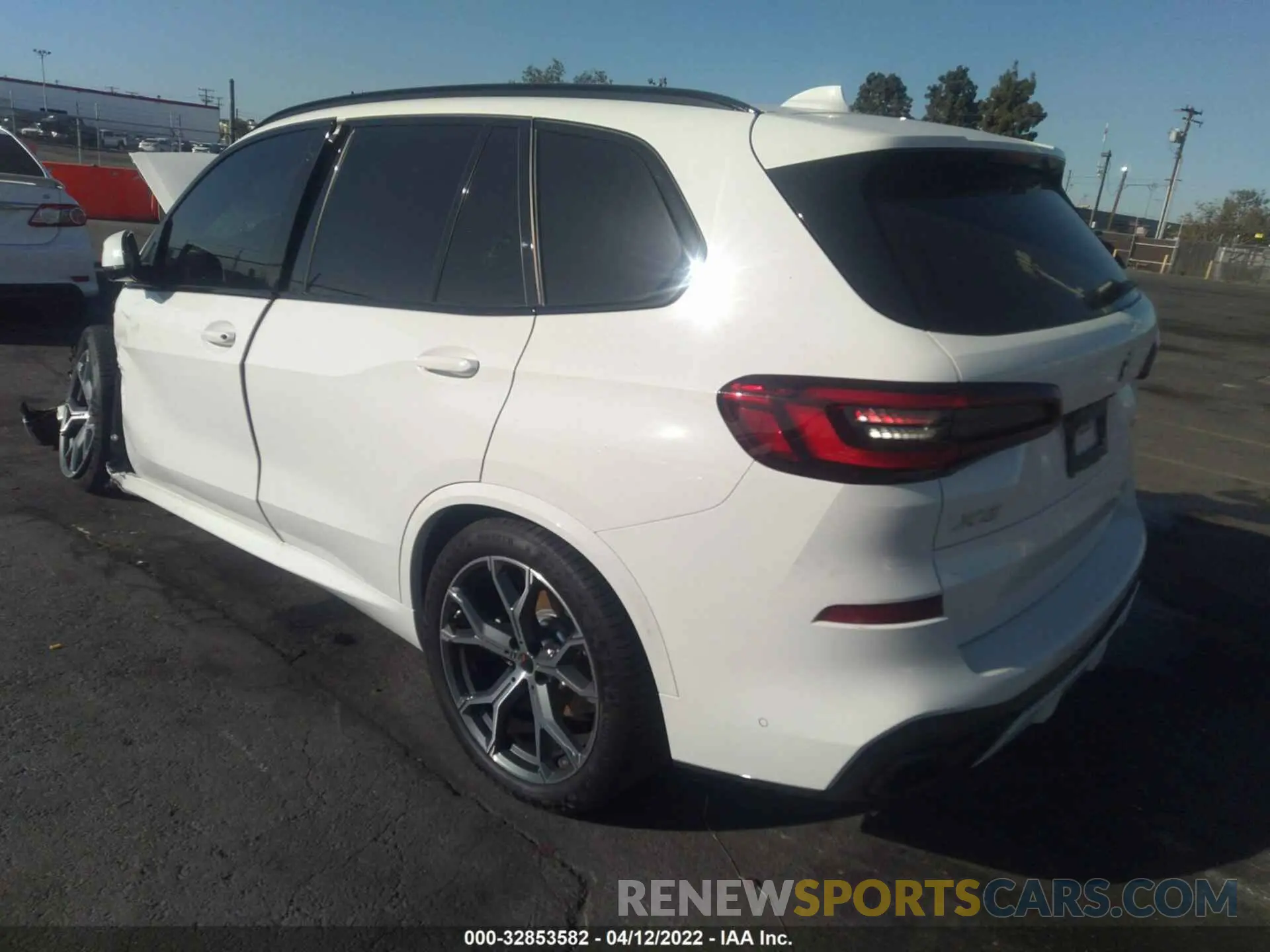 3 Photograph of a damaged car 5UXCR6C00L9D67127 BMW X5 2020