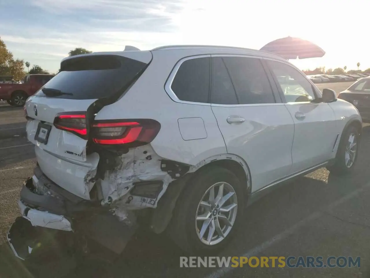 3 Photograph of a damaged car 5UXCR6C01L9C99503 BMW X5 2020