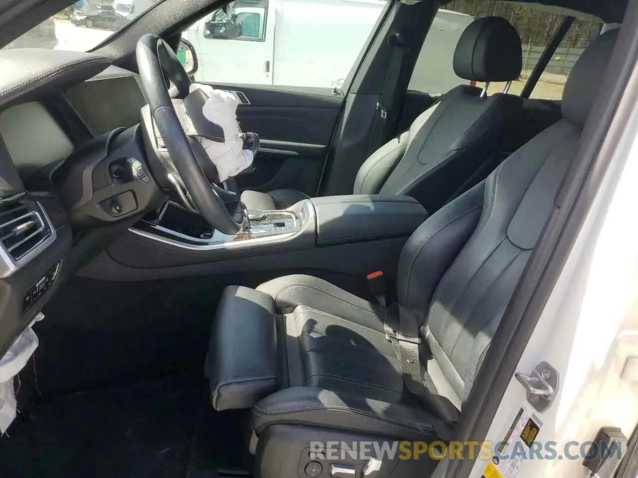 7 Photograph of a damaged car 5UXCR6C02L9C35213 BMW X5 2020