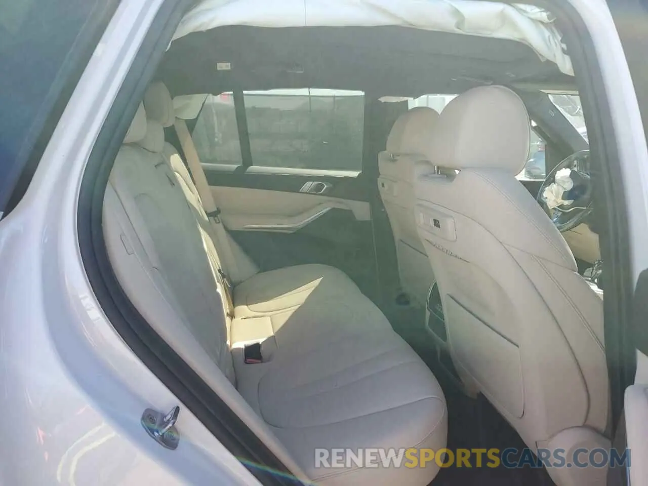 11 Photograph of a damaged car 5UXCR6C02L9C46986 BMW X5 2020