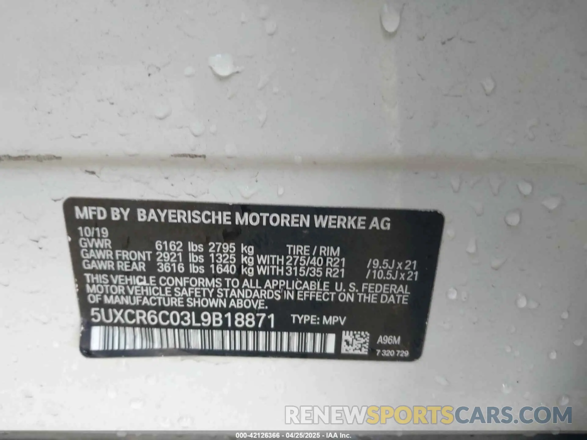 9 Photograph of a damaged car 5UXCR6C03L9B18871 BMW X5 2020