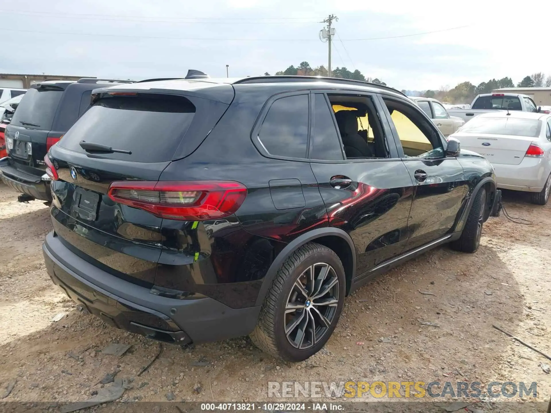 4 Photograph of a damaged car 5UXCR6C04L9B03148 BMW X5 2020