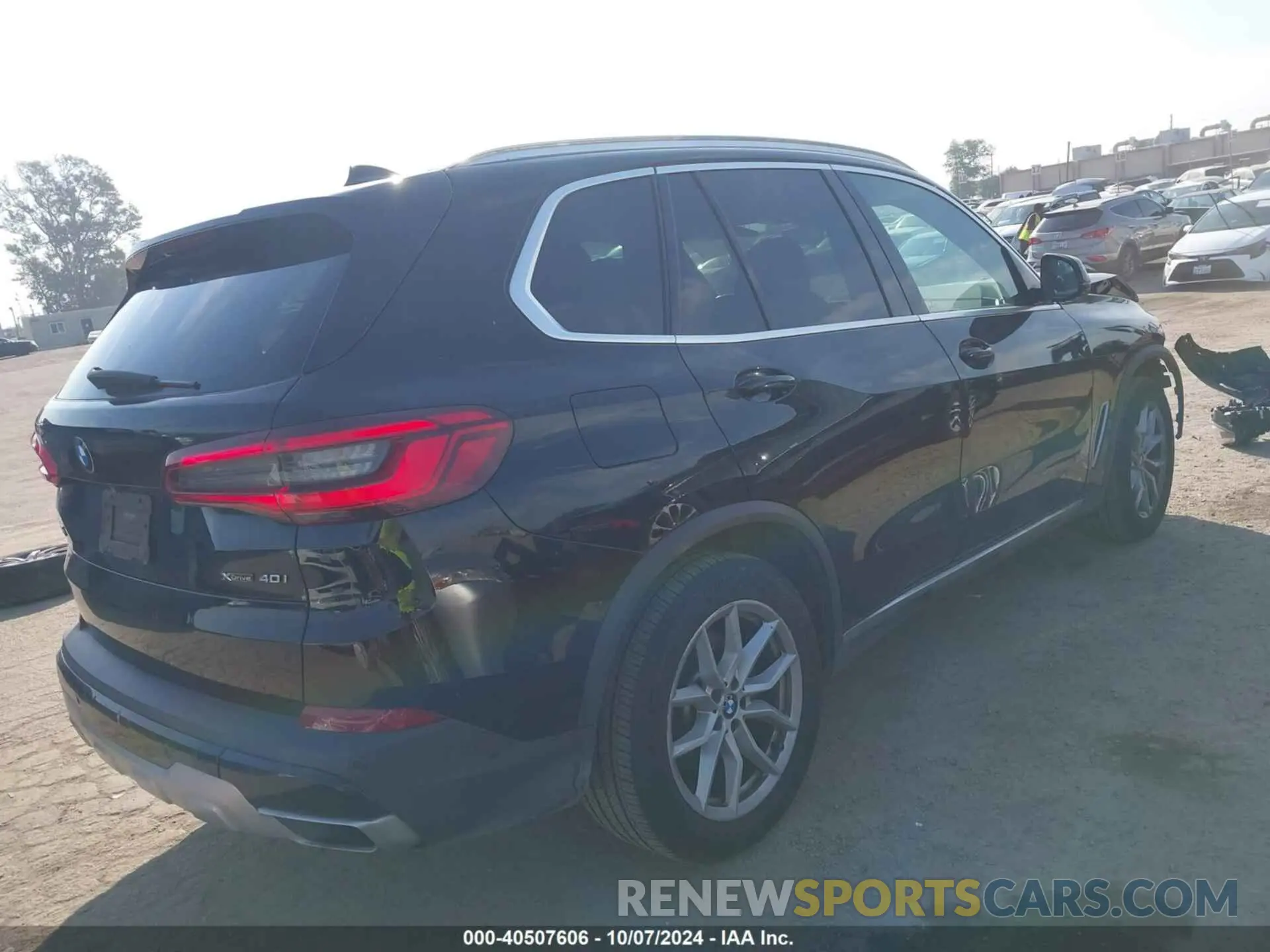 4 Photograph of a damaged car 5UXCR6C05L9B21903 BMW X5 2020
