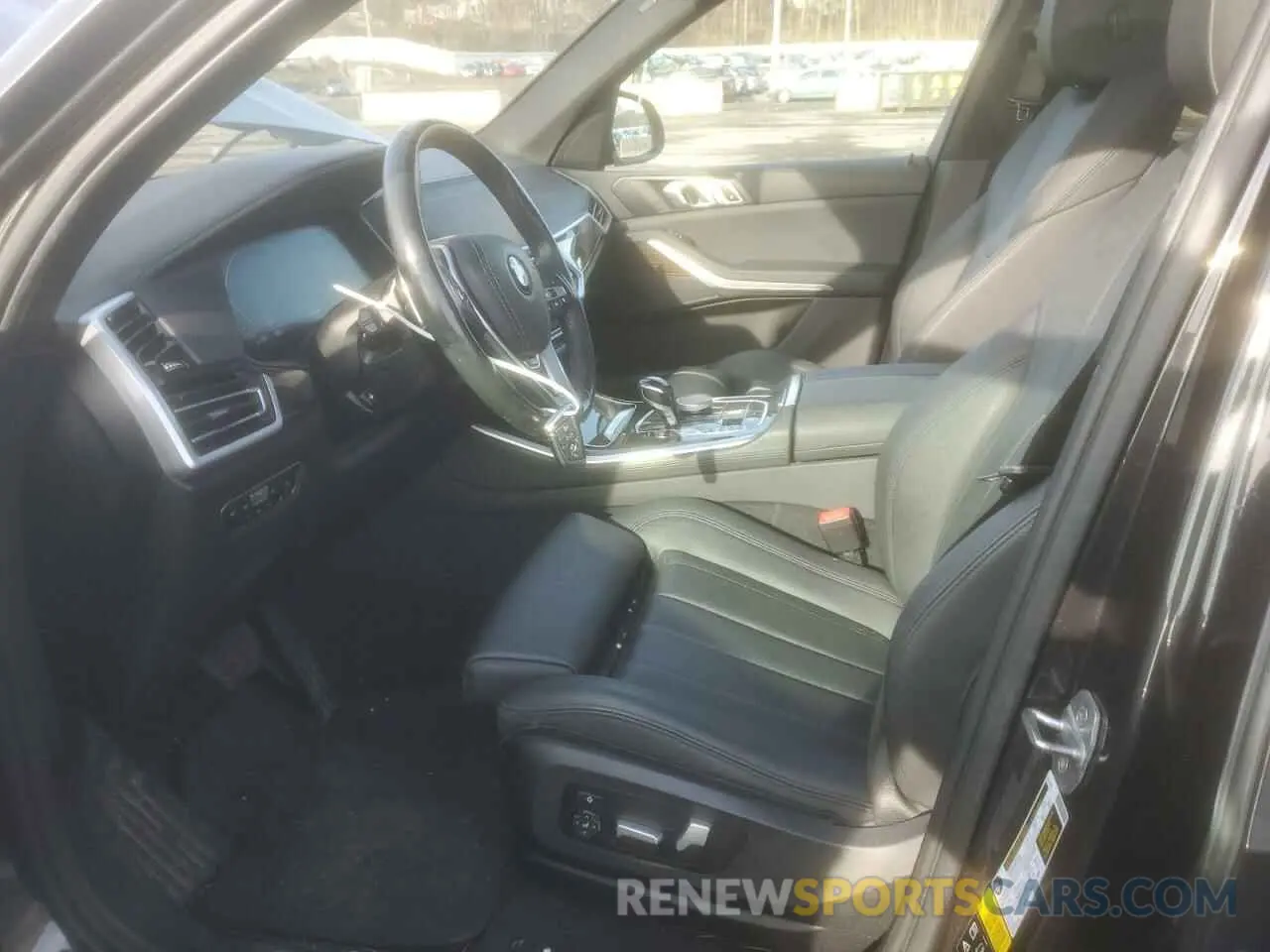 7 Photograph of a damaged car 5UXCR6C05L9B56165 BMW X5 2020