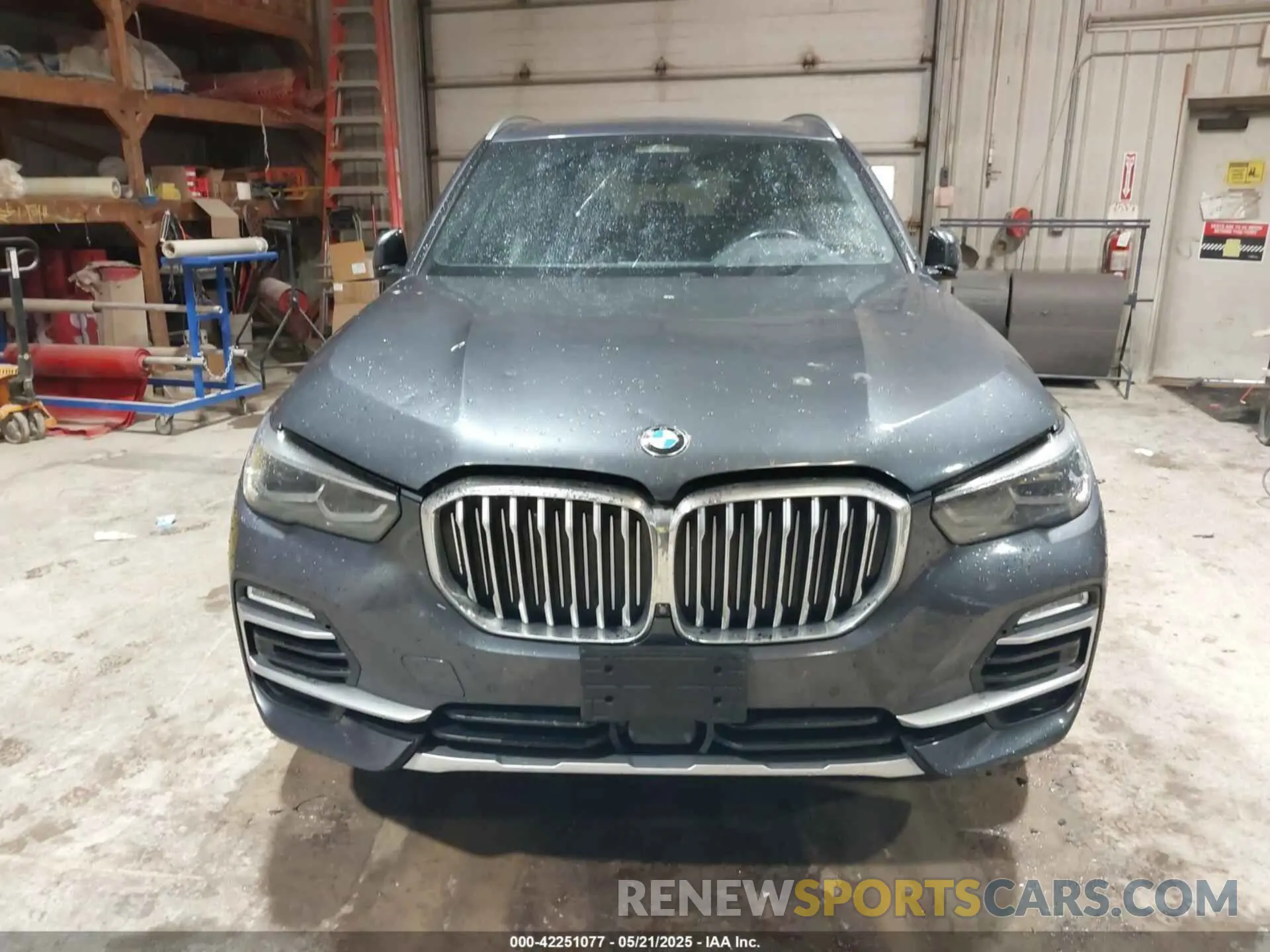 12 Photograph of a damaged car 5UXCR6C05L9B87142 BMW X5 2020