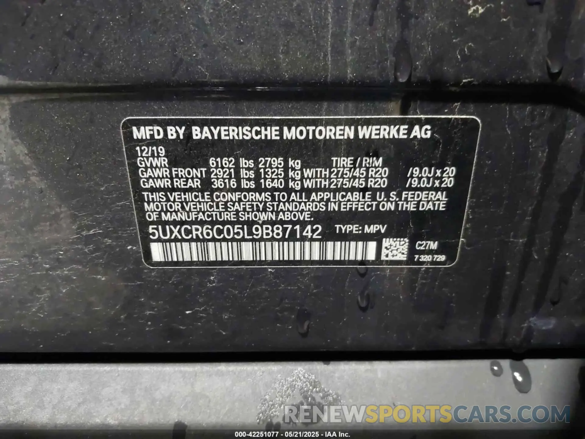 9 Photograph of a damaged car 5UXCR6C05L9B87142 BMW X5 2020