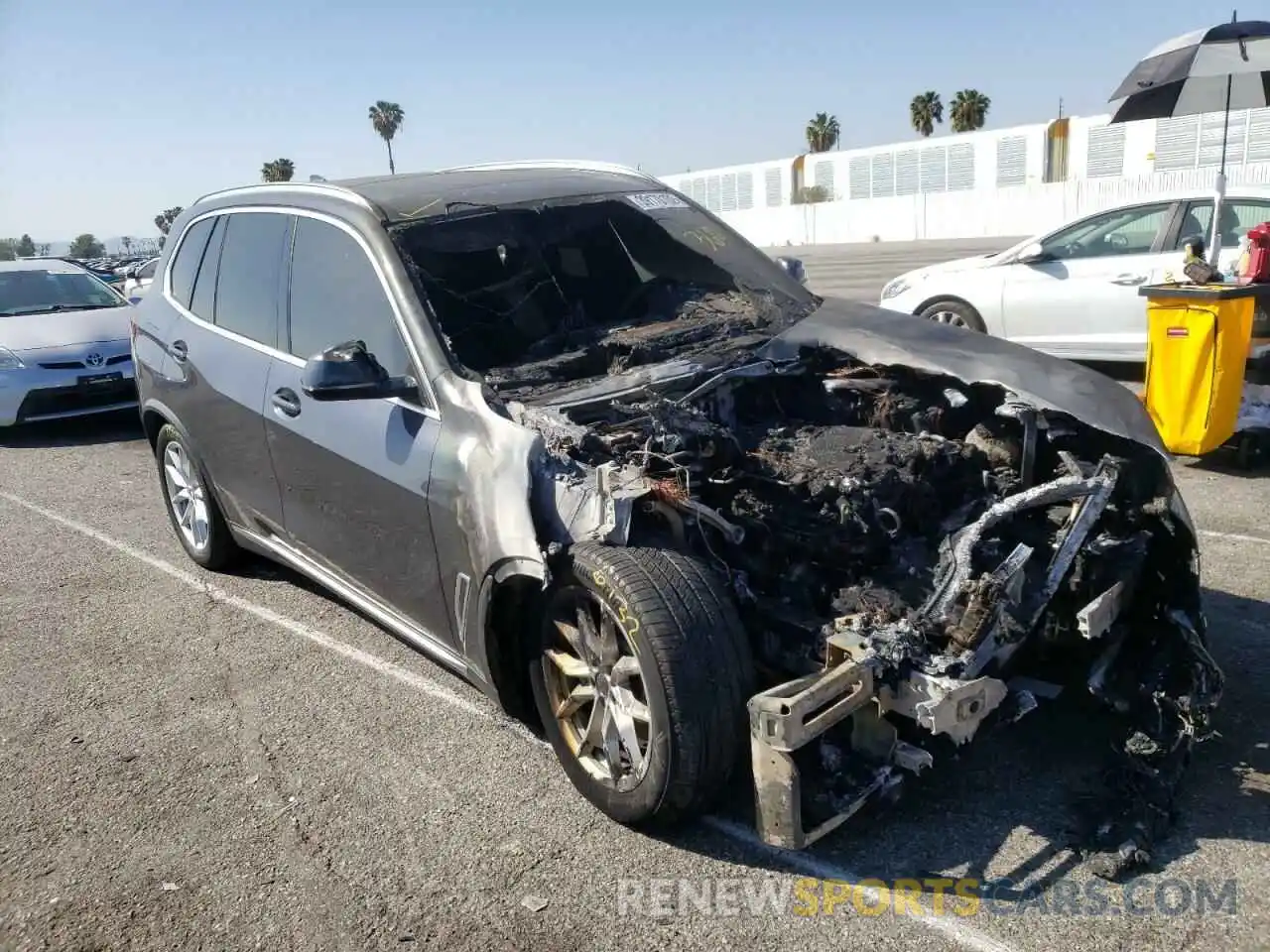 1 Photograph of a damaged car 5UXCR6C05L9C20284 BMW X5 2020