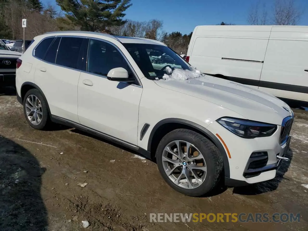 4 Photograph of a damaged car 5UXCR6C05LLL65390 BMW X5 2020