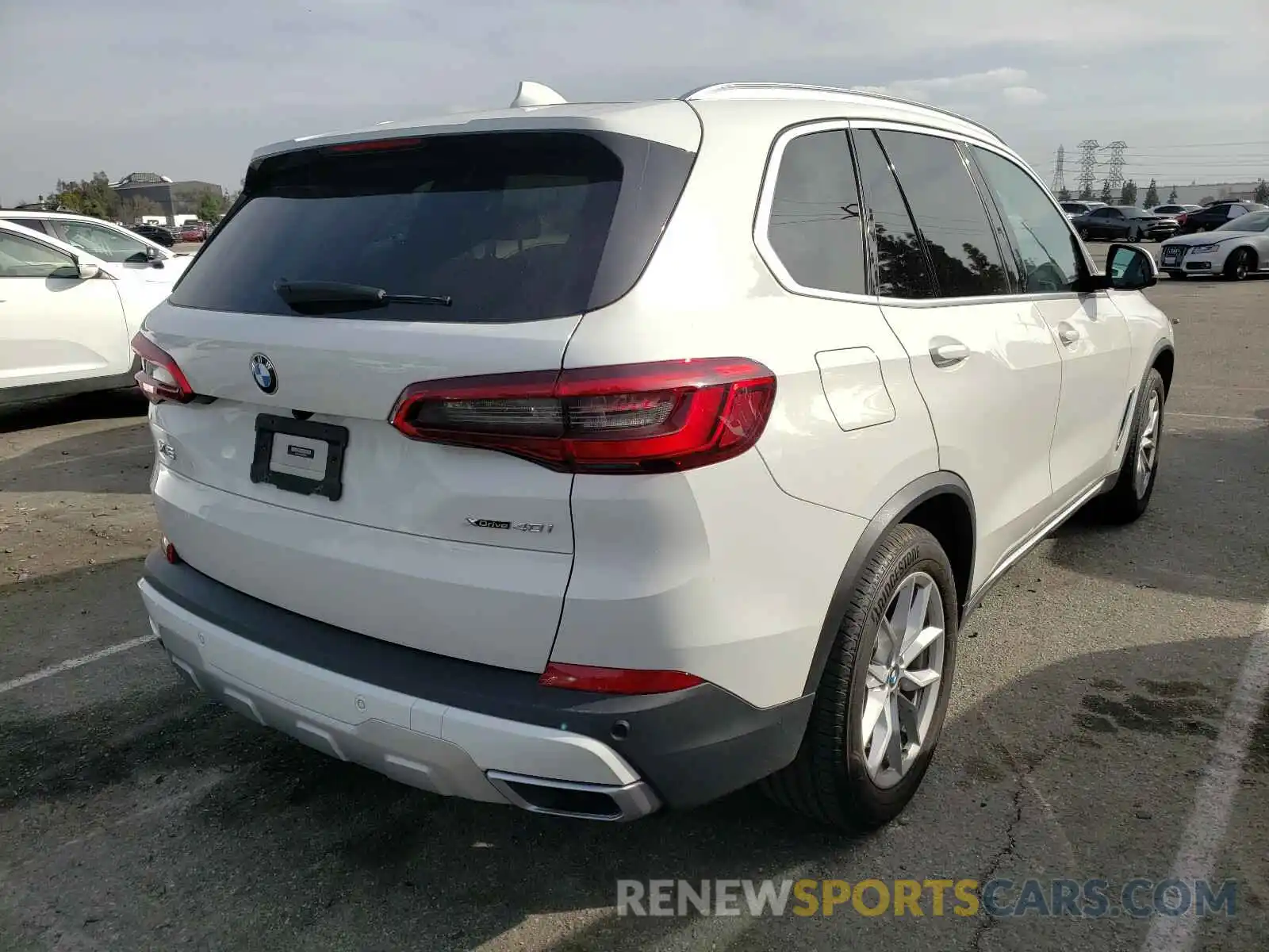 4 Photograph of a damaged car 5UXCR6C06L9B94097 BMW X5 2020