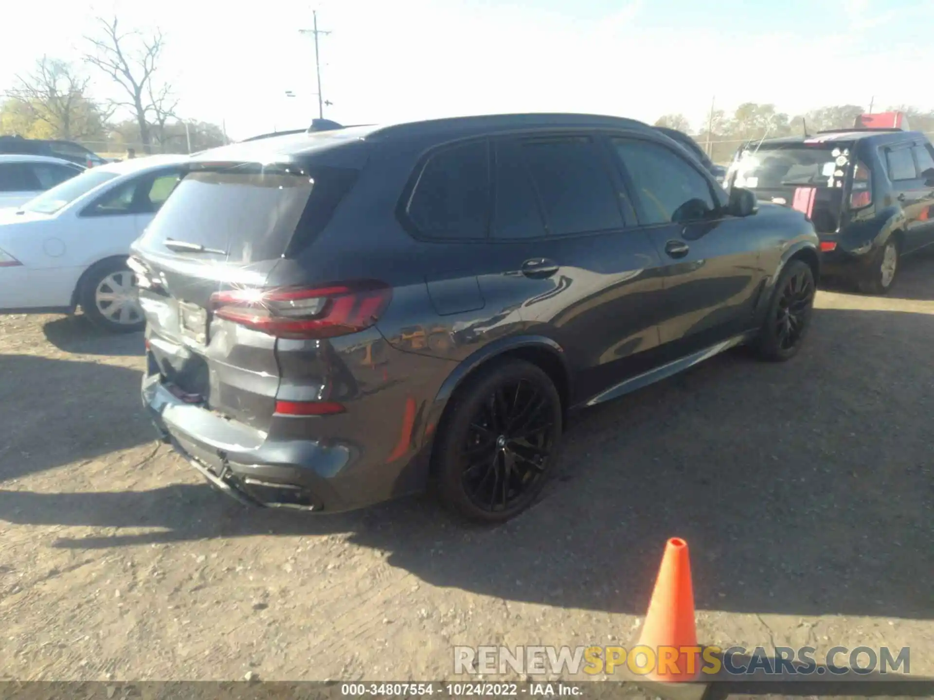 4 Photograph of a damaged car 5UXCR6C06L9C37806 BMW X5 2020