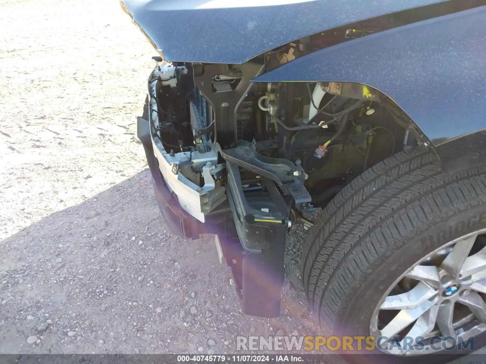 18 Photograph of a damaged car 5UXCR6C06L9C70756 BMW X5 2020