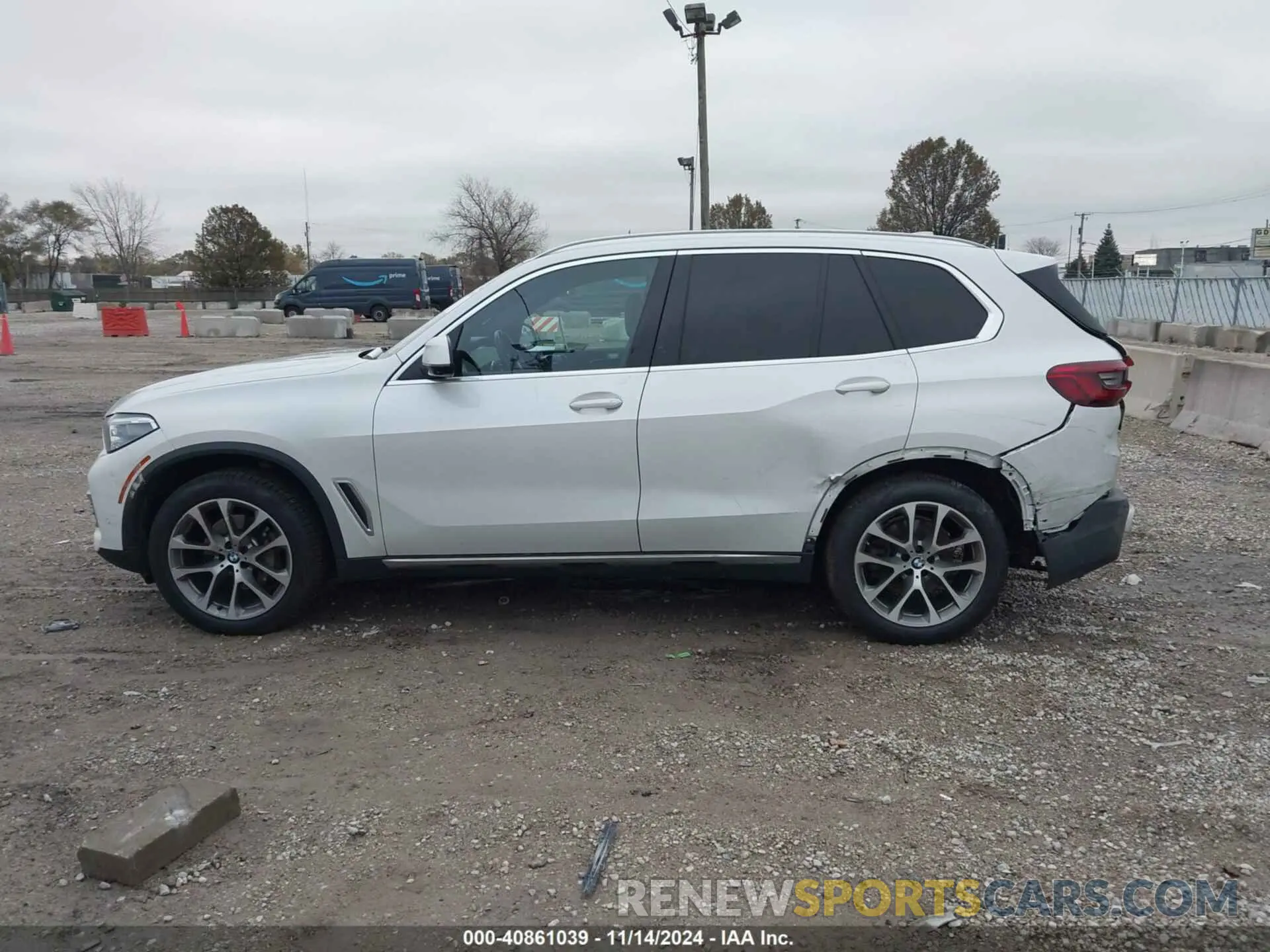 14 Photograph of a damaged car 5UXCR6C07L9B02379 BMW X5 2020