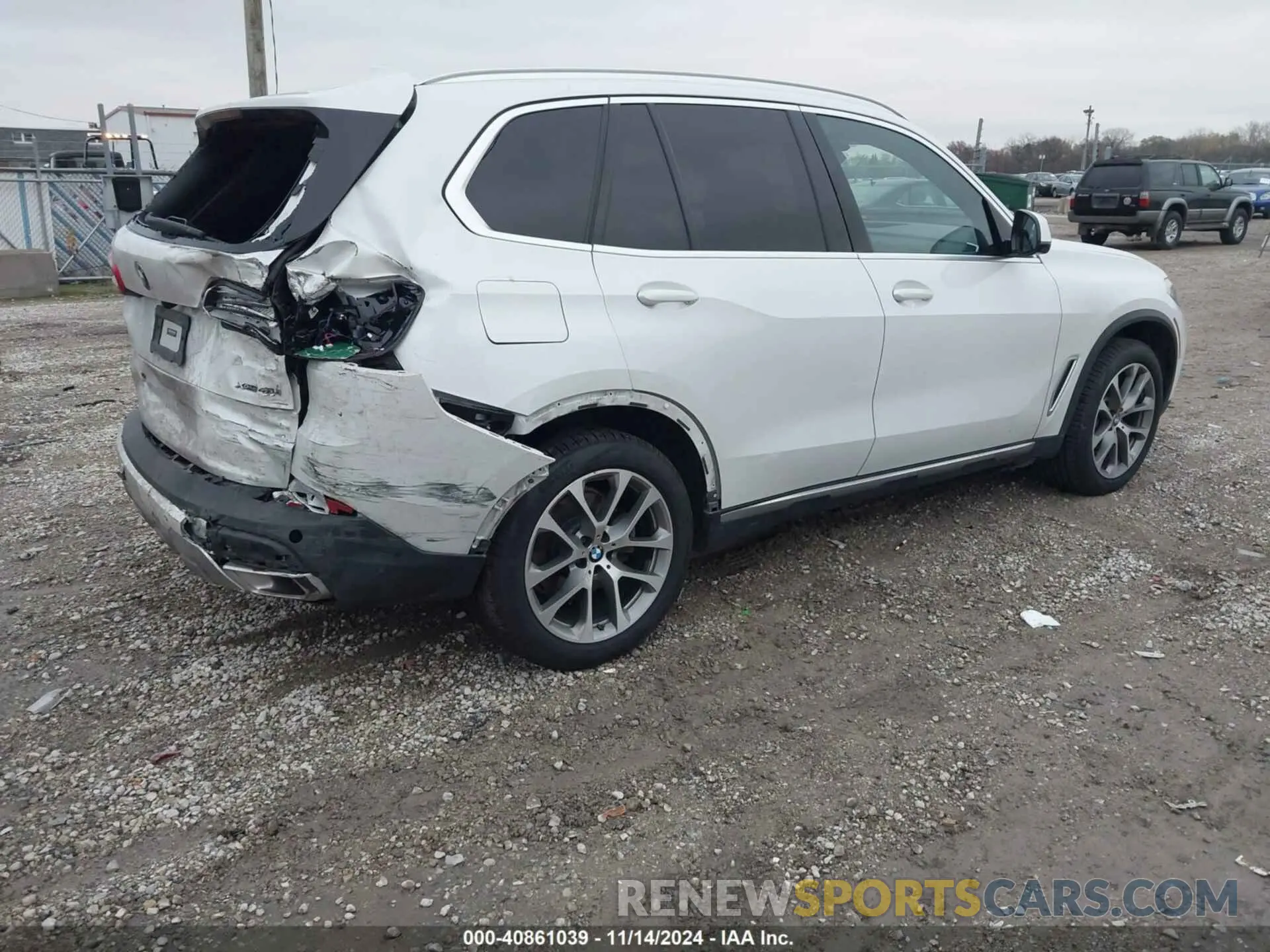 4 Photograph of a damaged car 5UXCR6C07L9B02379 BMW X5 2020