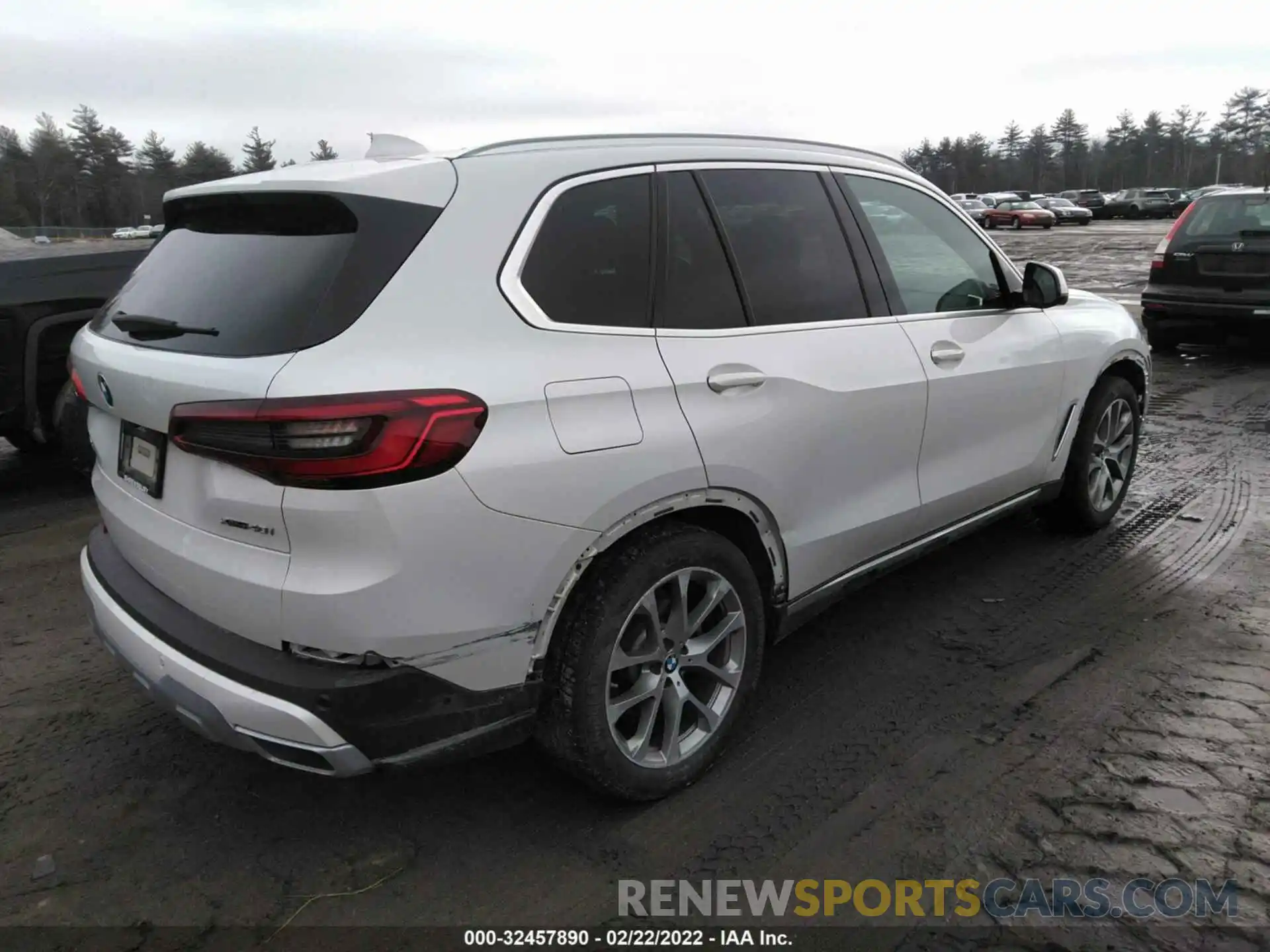 4 Photograph of a damaged car 5UXCR6C07L9B89202 BMW X5 2020