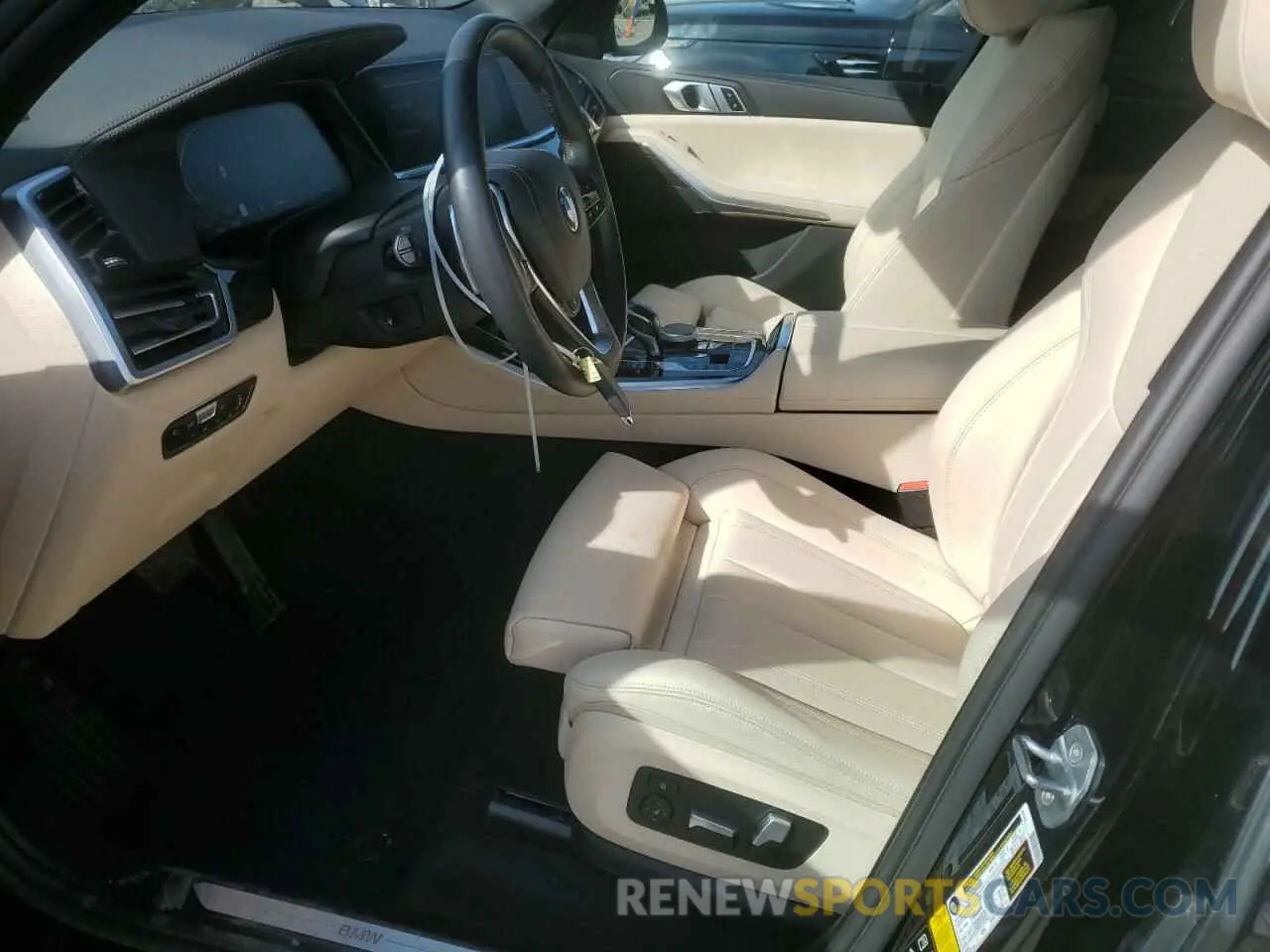 7 Photograph of a damaged car 5UXCR6C07L9C50144 BMW X5 2020