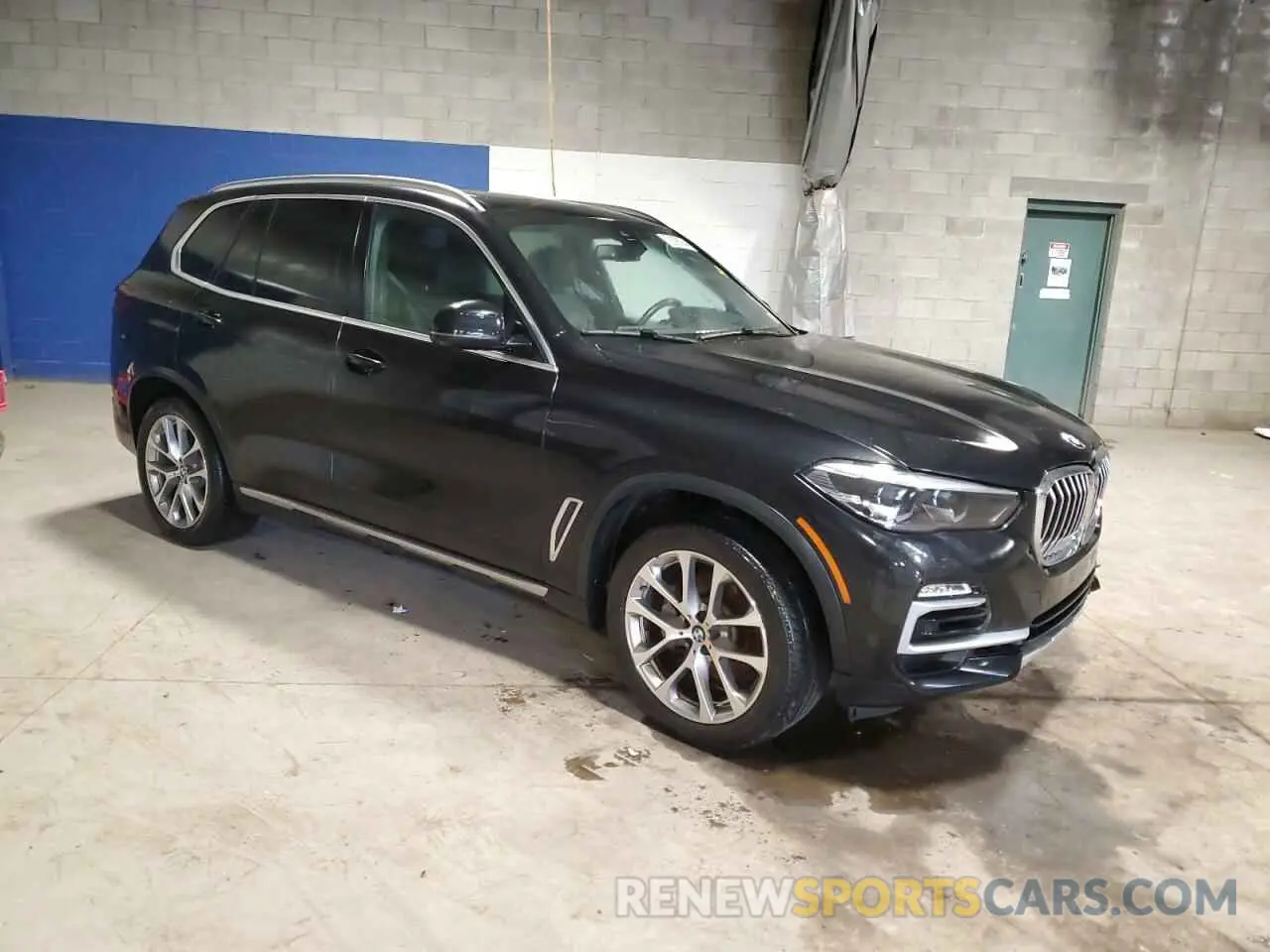 4 Photograph of a damaged car 5UXCR6C07L9C55053 BMW X5 2020