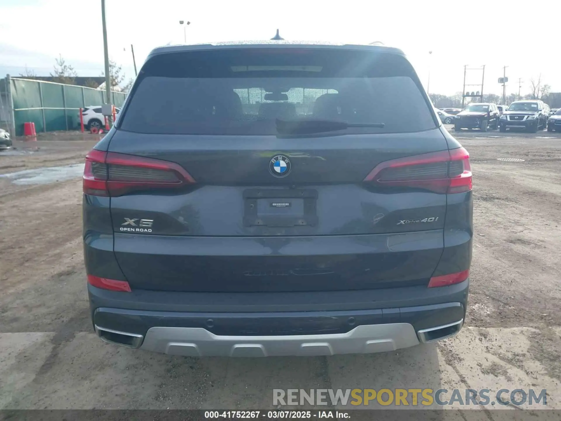 17 Photograph of a damaged car 5UXCR6C07L9C57434 BMW X5 2020