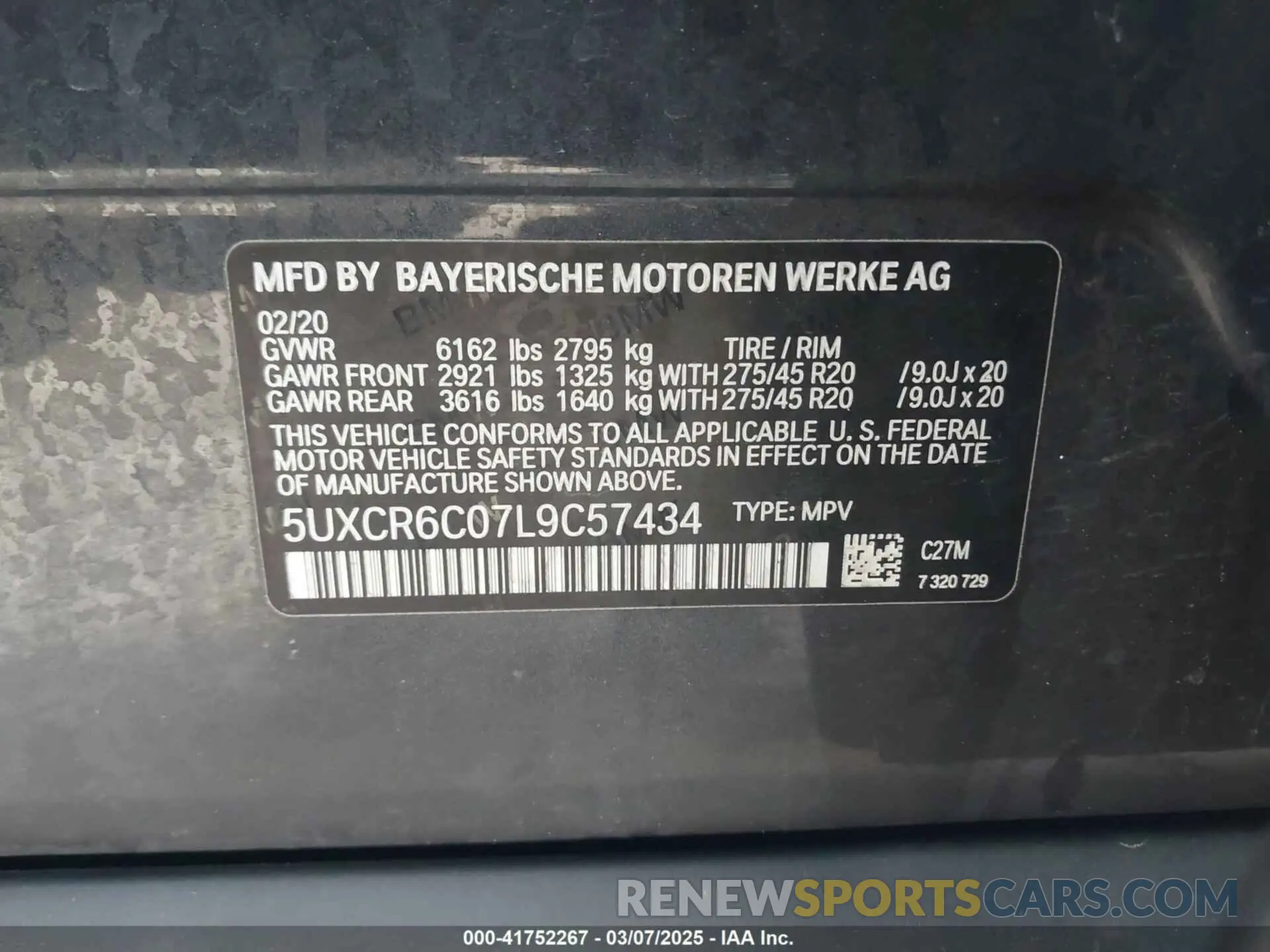 9 Photograph of a damaged car 5UXCR6C07L9C57434 BMW X5 2020