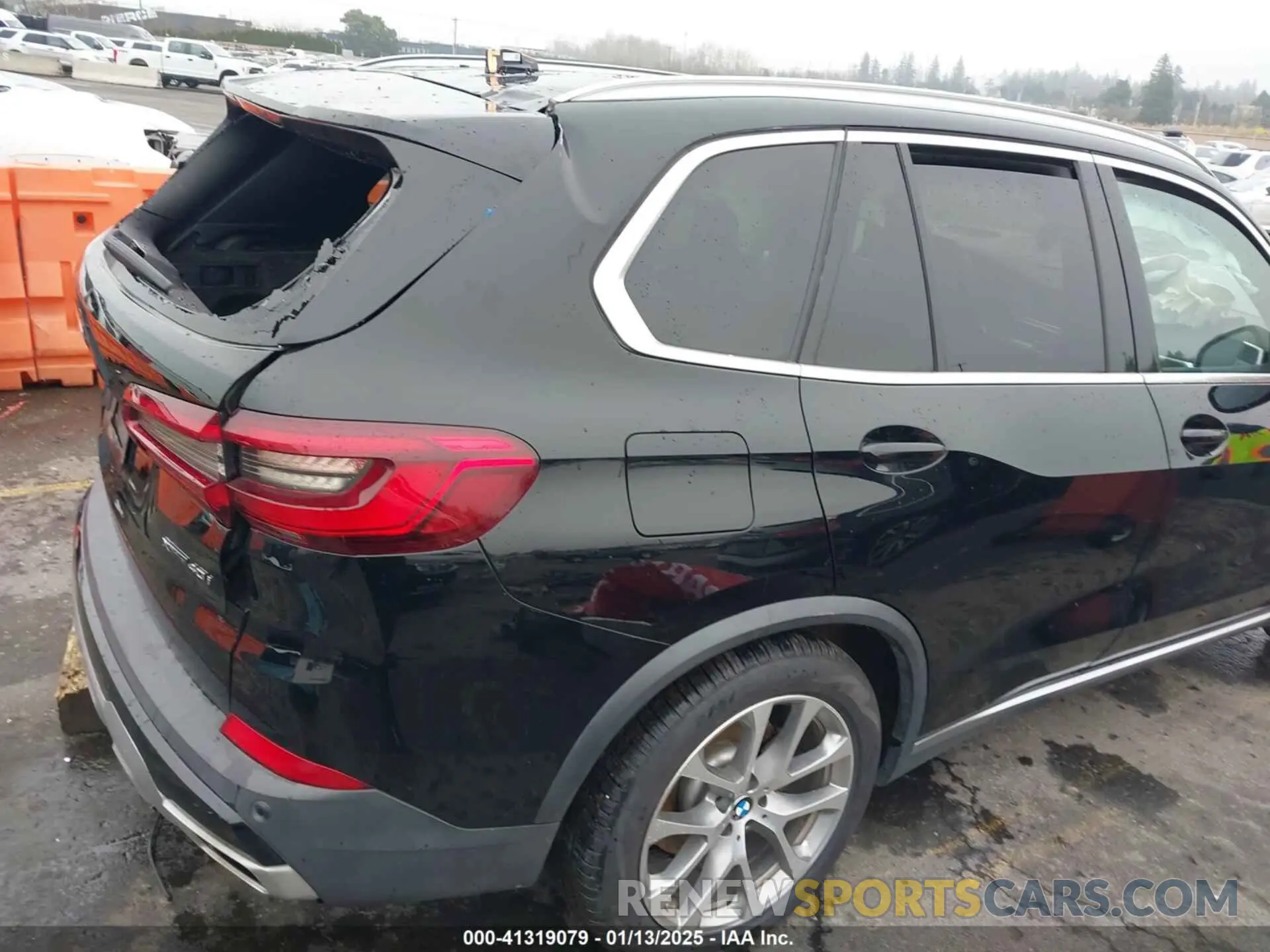 19 Photograph of a damaged car 5UXCR6C08L9B21670 BMW X5 2020