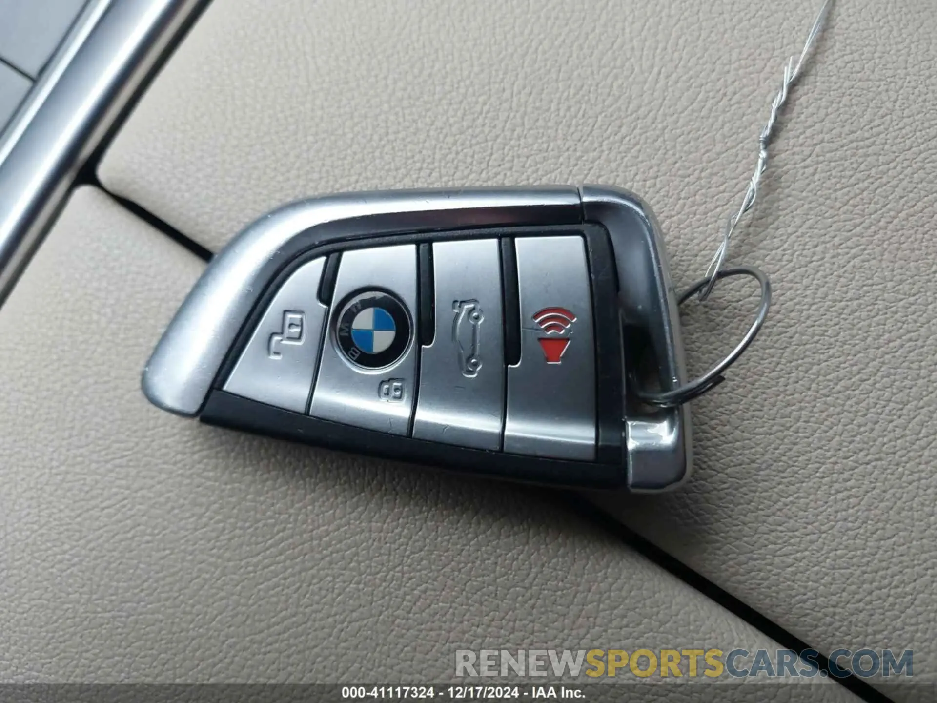 11 Photograph of a damaged car 5UXCR6C08L9B36220 BMW X5 2020