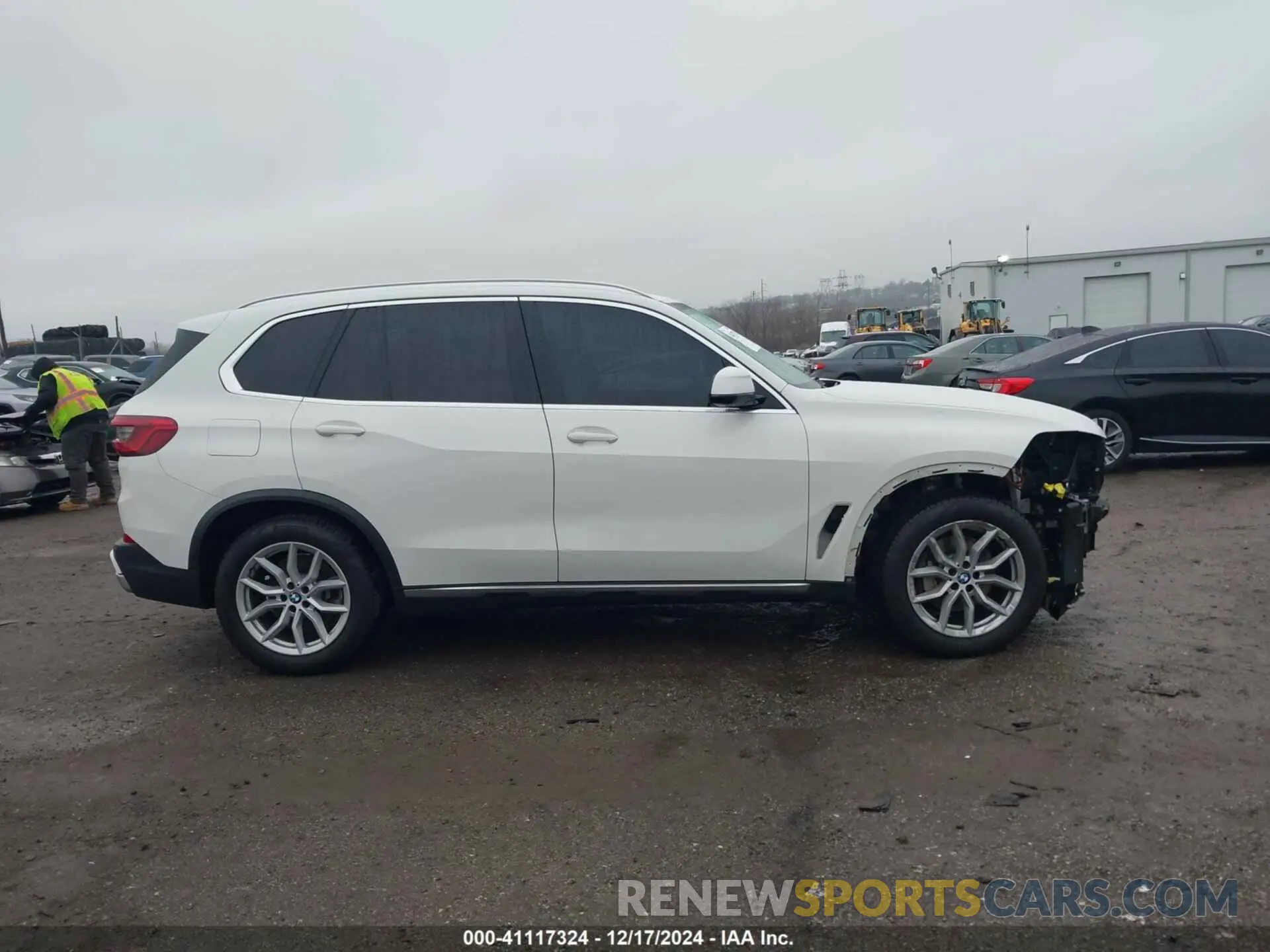 13 Photograph of a damaged car 5UXCR6C08L9B36220 BMW X5 2020